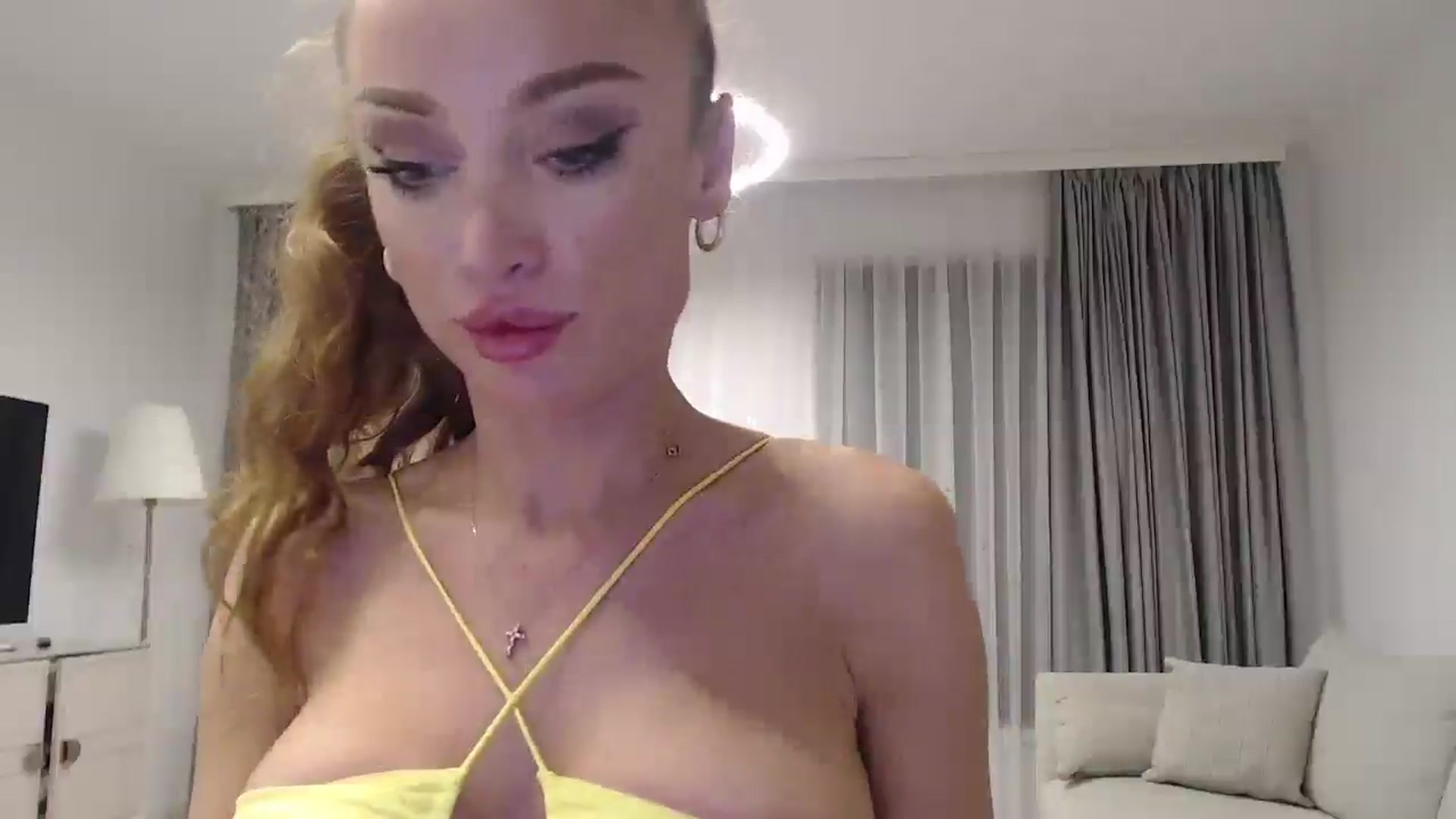 Gallery image thumbnail from Anayys's myfreecams stream on, 01/28/2025, 16:19 image 7 of 20