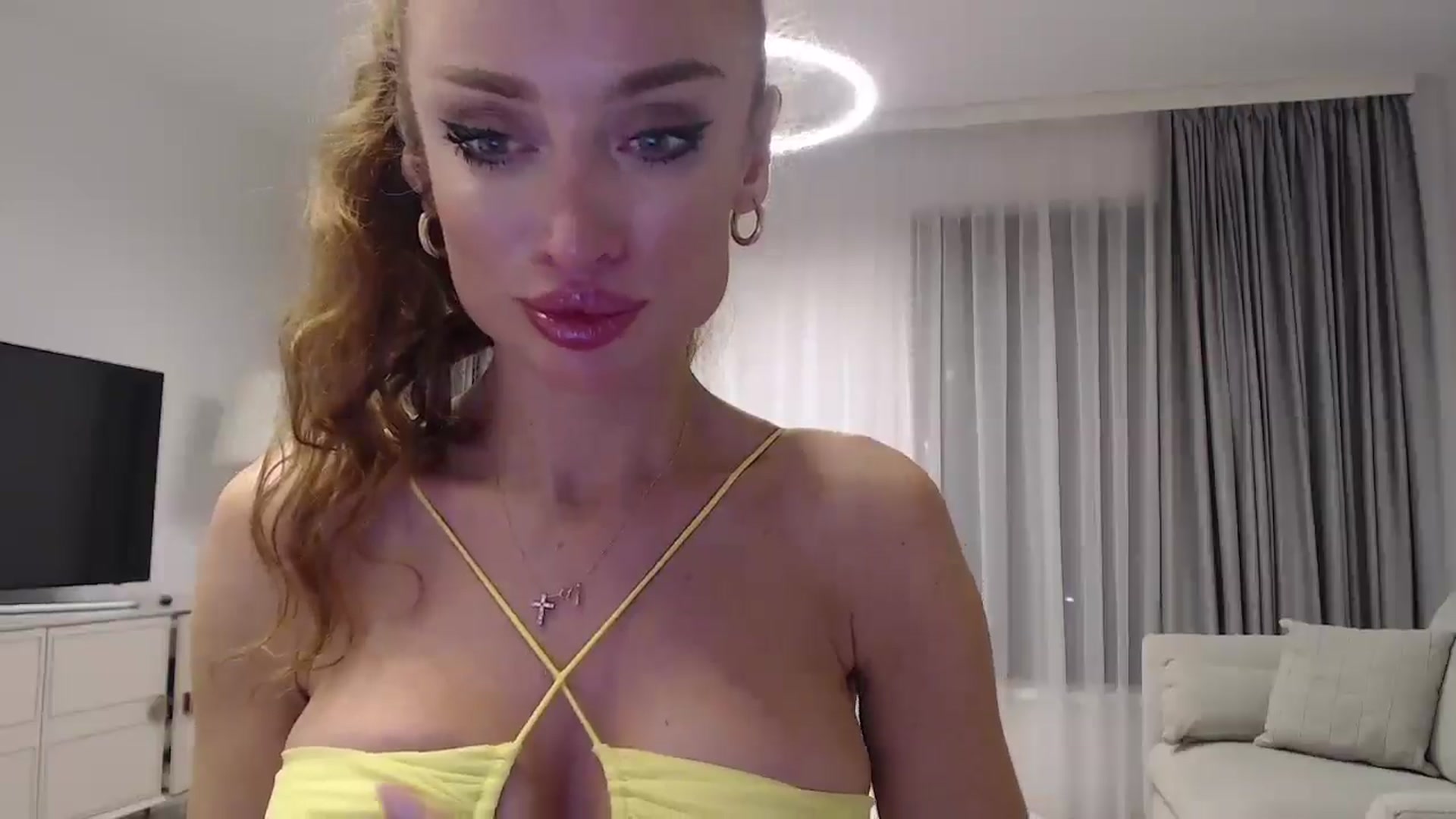 Gallery image thumbnail from Anayys's myfreecams stream on, 01/28/2025, 20:02 image 7 of 20