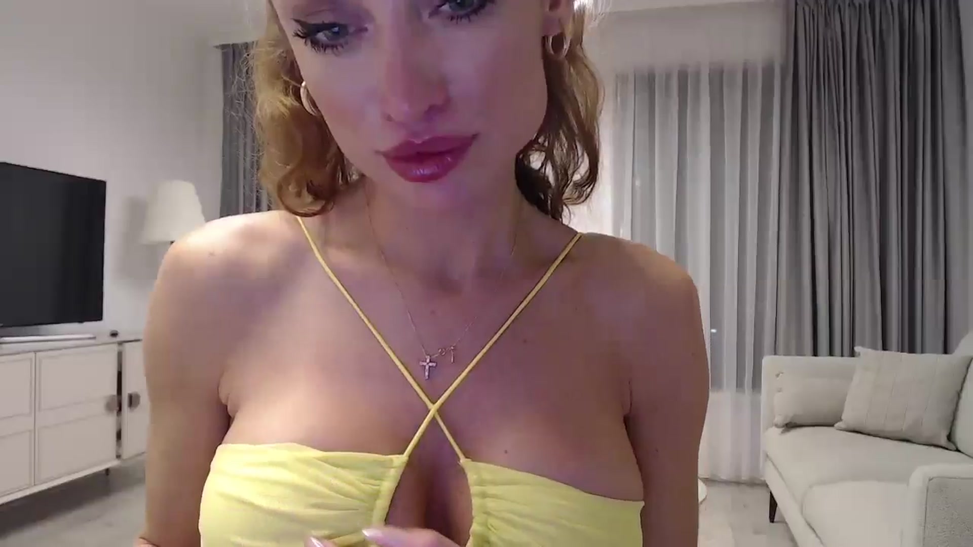 Gallery image thumbnail from Anayys's myfreecams stream on, 01/28/2025, 20:02 image 3 of 20