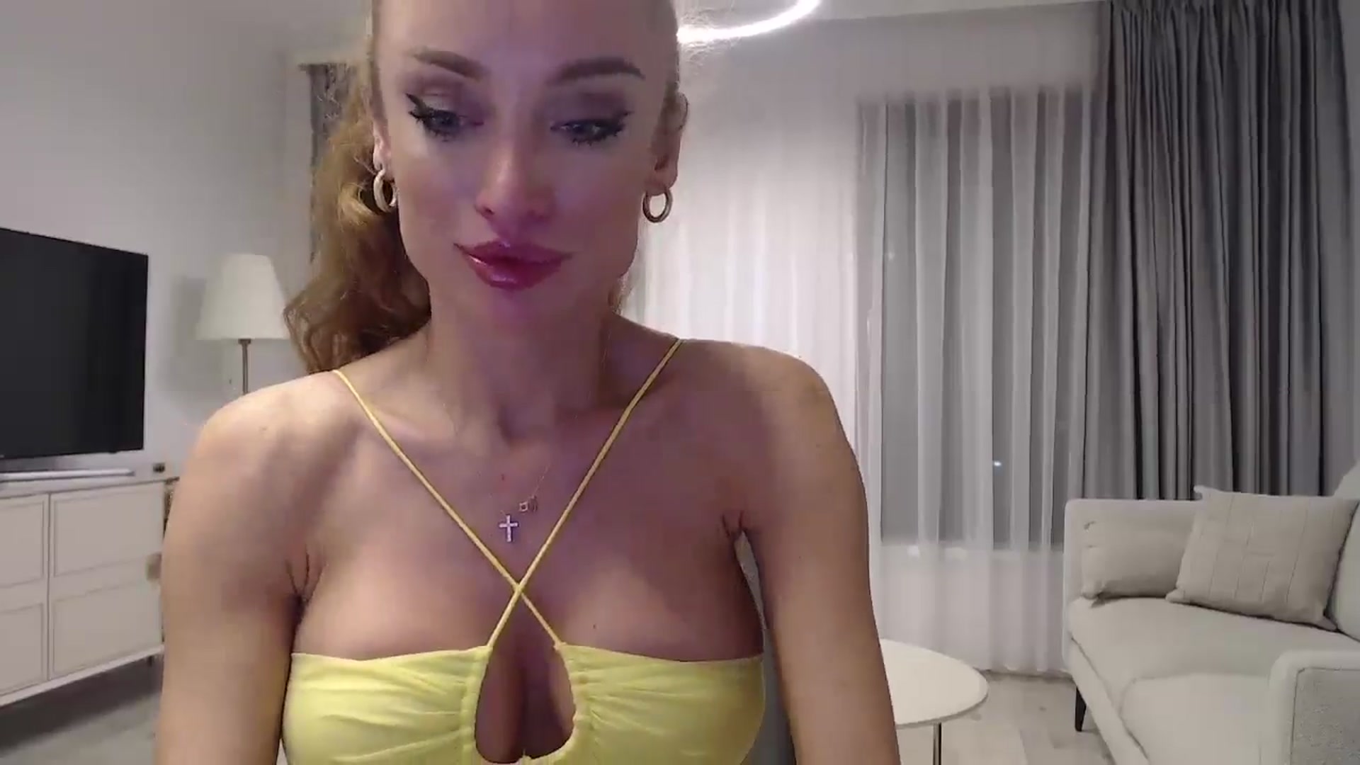 Gallery image thumbnail from Anayys's myfreecams stream on, 01/28/2025, 20:02 image 2 of 20