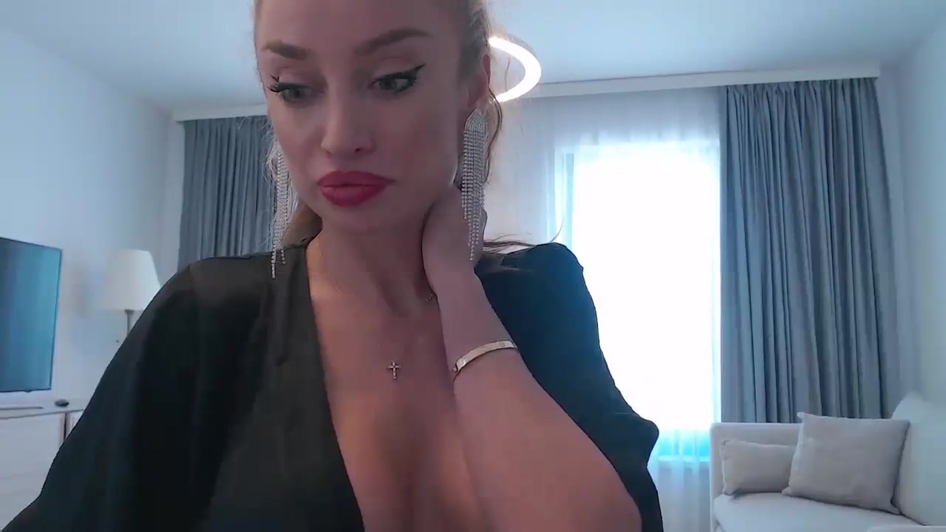 Gallery image thumbnail from Anayys's myfreecams stream on, 01/29/2025, 10:20 image 11 of 20