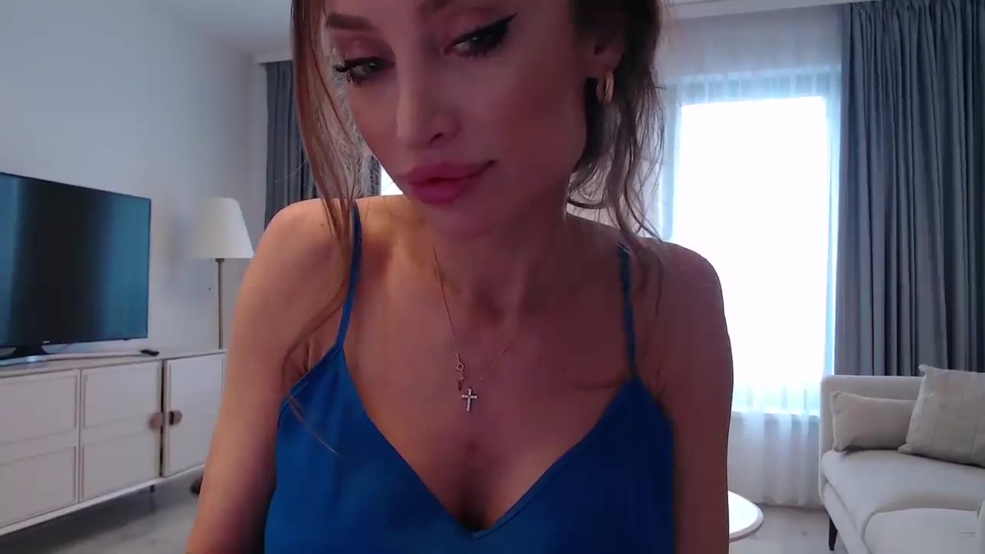 Gallery image thumbnail from Anayys's myfreecams stream on, 02/07/2025, 08:21 image 13 of 20
