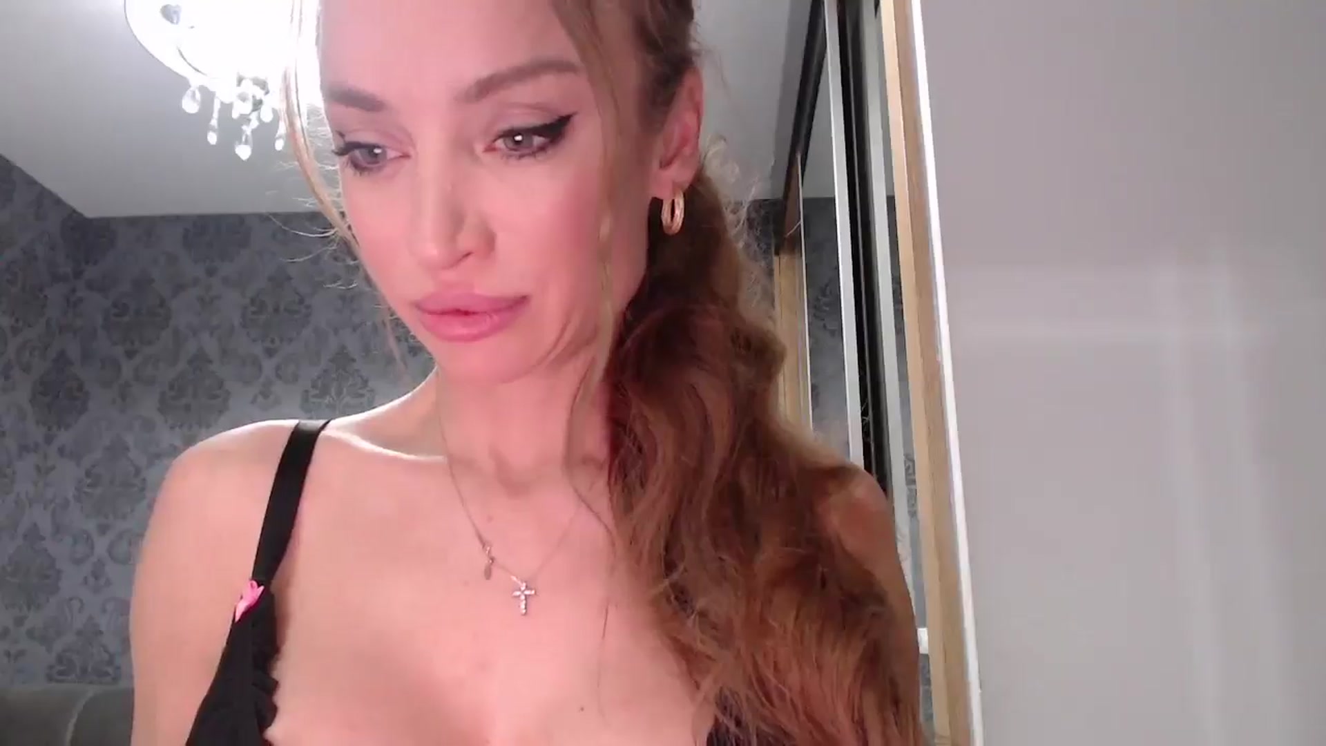 Gallery image thumbnail from Anayys's myfreecams stream on, 02/16/2025, 17:45 image 6 of 20
