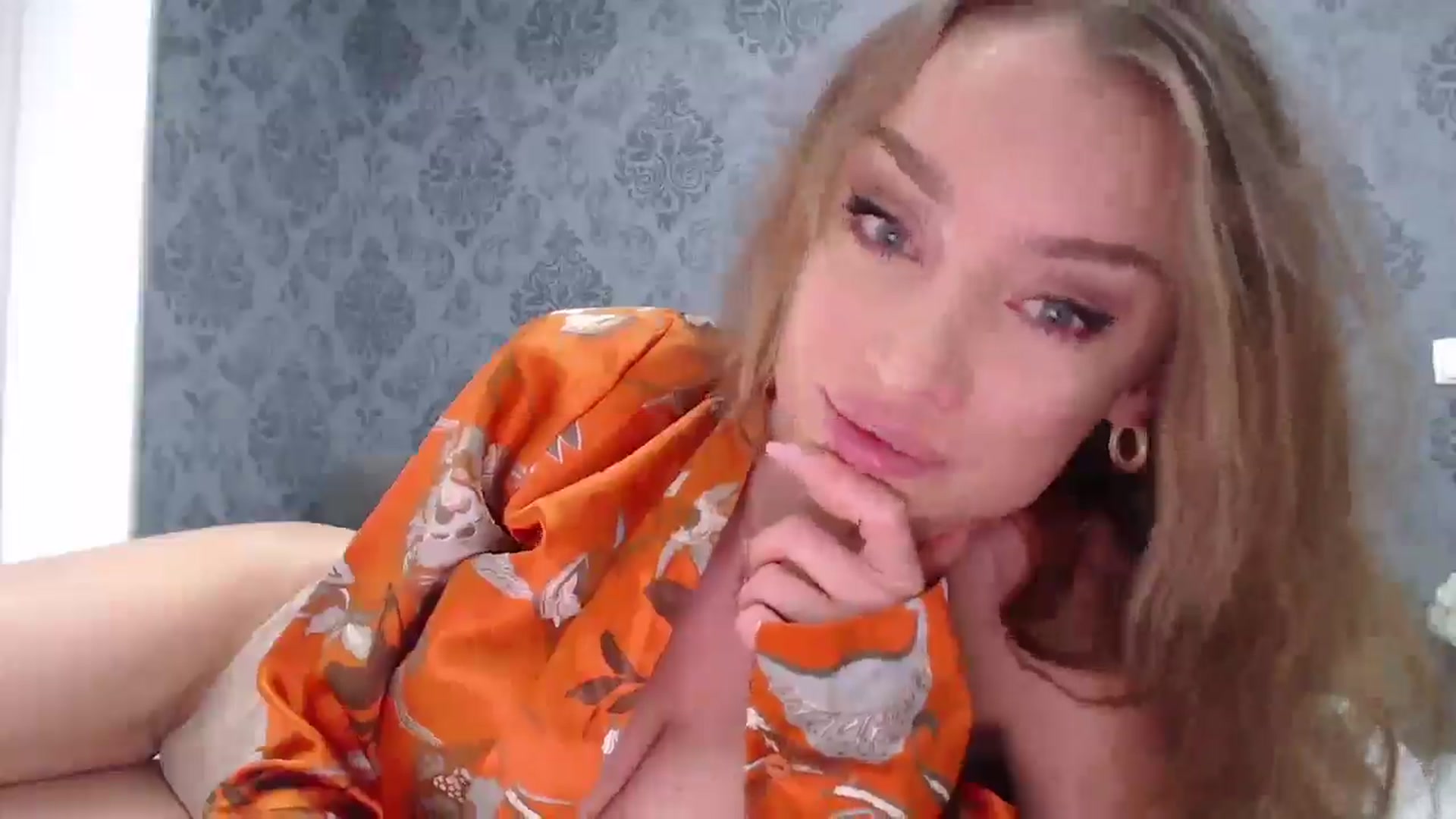 Gallery image thumbnail from Anayys's myfreecams stream on, 02/17/2025, 08:33 image 7 of 20