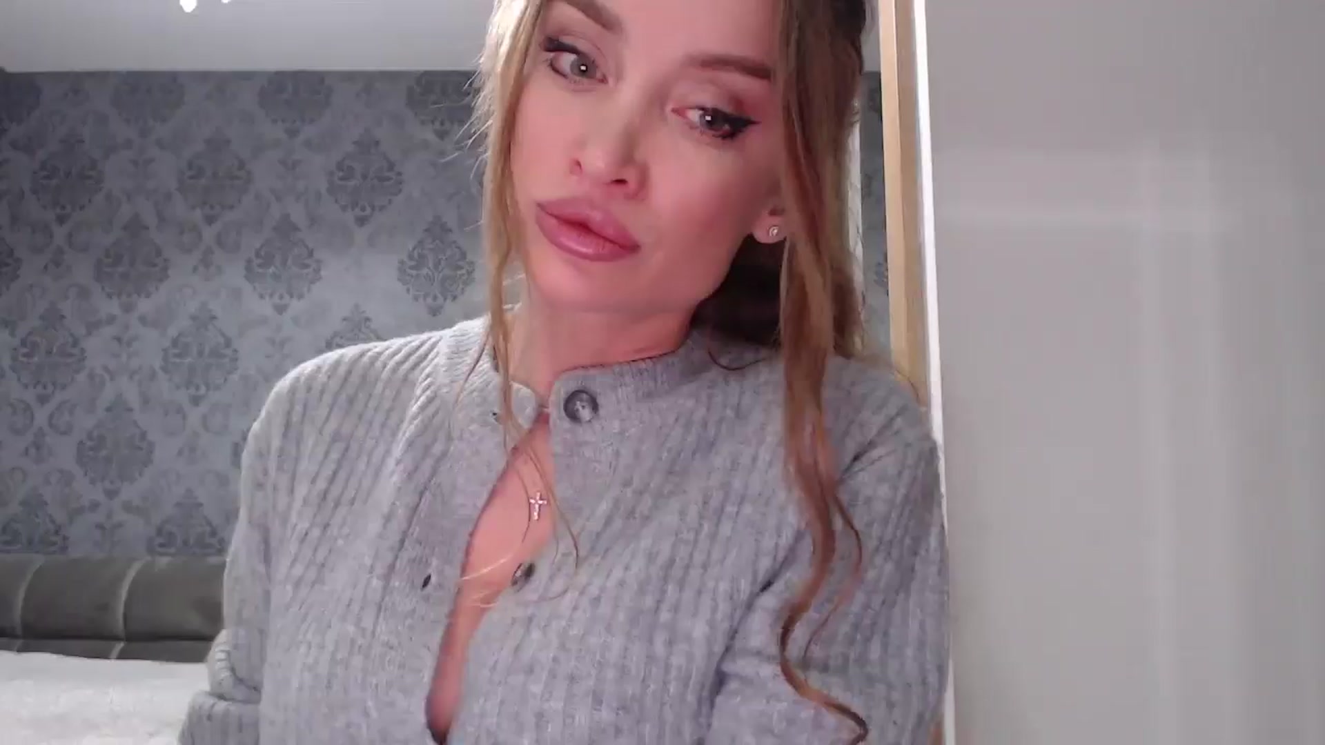 Gallery image thumbnail from Anayys's myfreecams stream on, 02/17/2025, 13:58 image 6 of 20