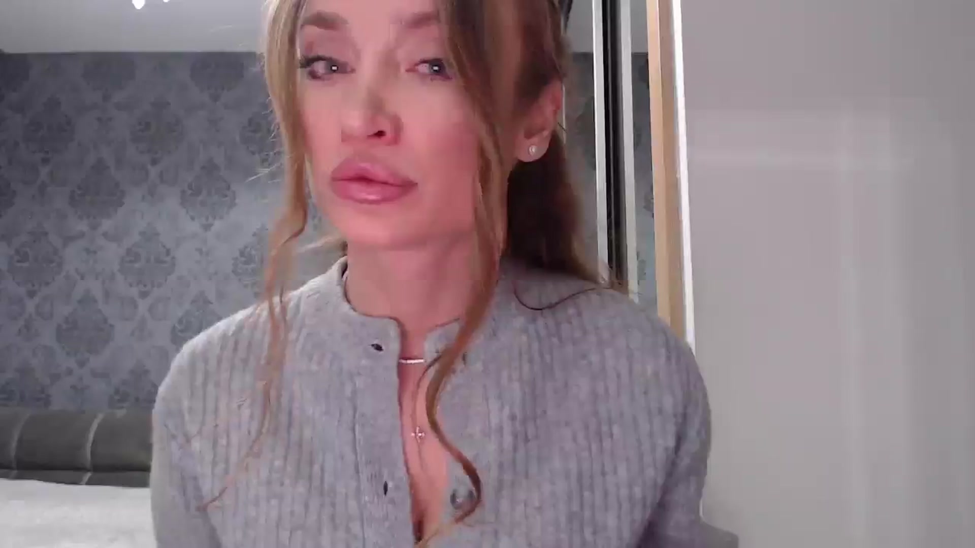Gallery image thumbnail from Anayys's myfreecams stream on, 02/17/2025, 13:58 image 8 of 20