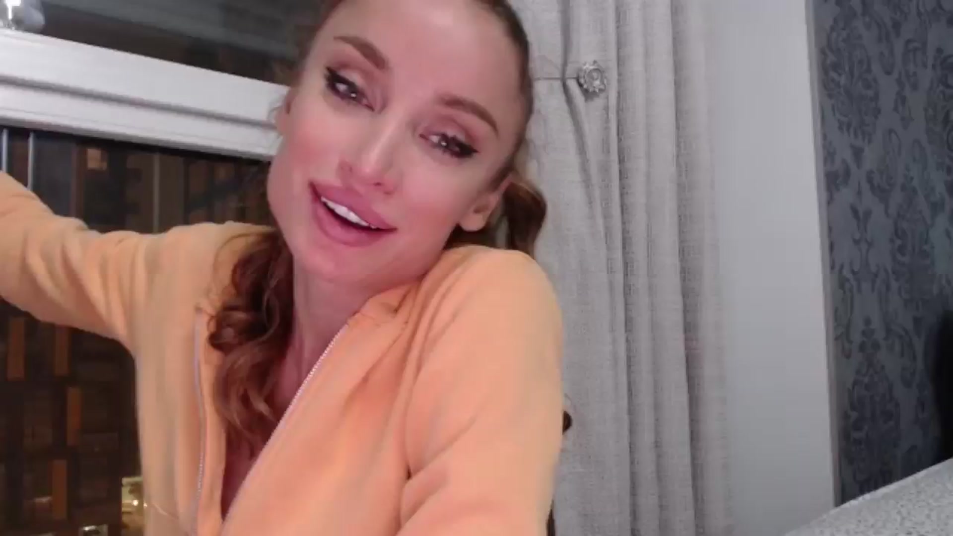 Gallery image thumbnail from Anayys's myfreecams stream on, 02/17/2025, 21:47 image 1 of 20