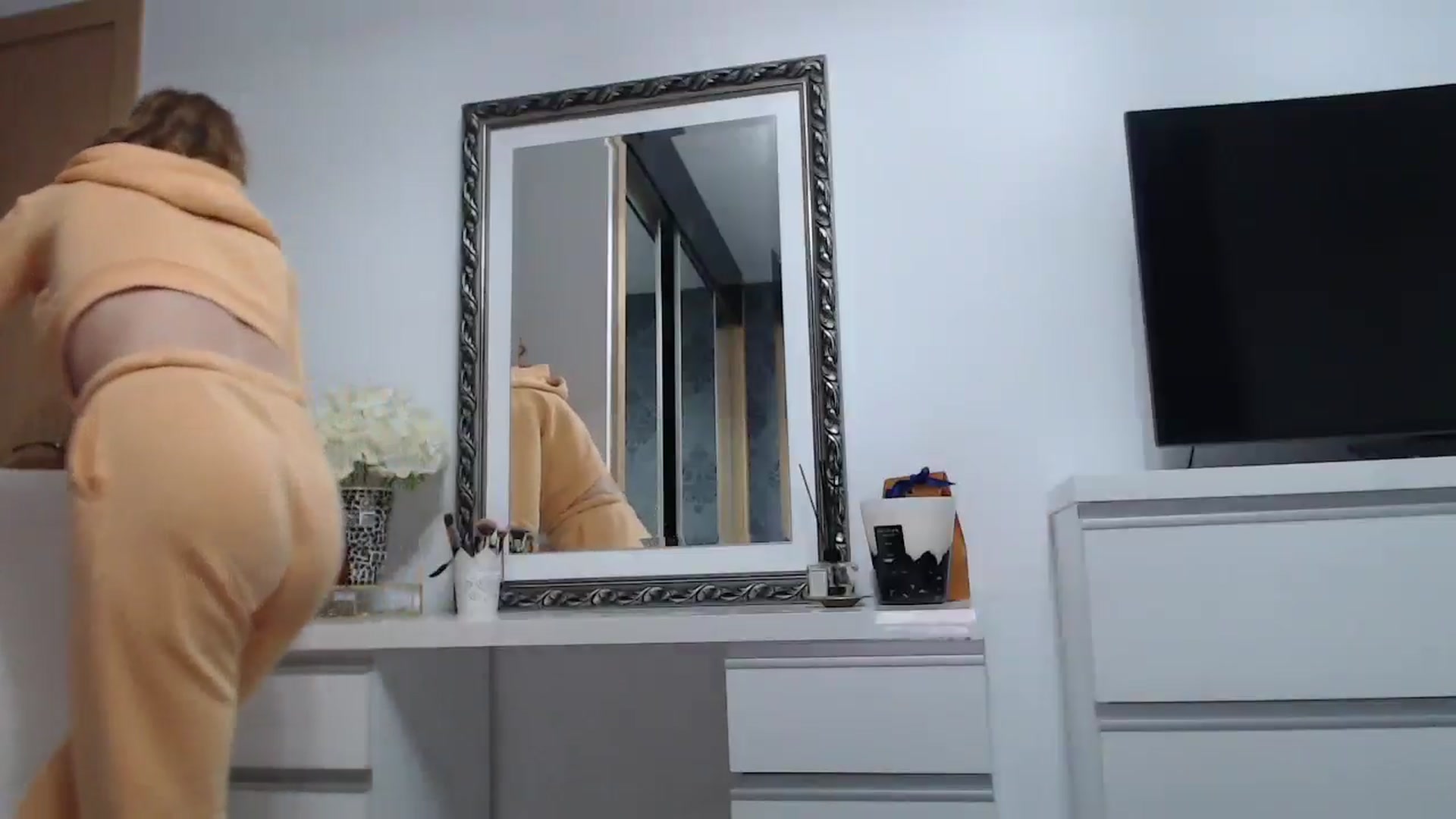 Gallery image thumbnail from Anayys's myfreecams stream on, 02/17/2025, 22:16 image 3 of 20