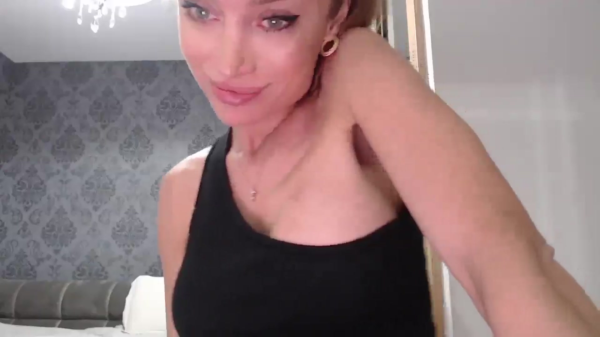 Gallery image thumbnail from Anayys's myfreecams stream on, 02/18/2025, 11:24 image 8 of 20