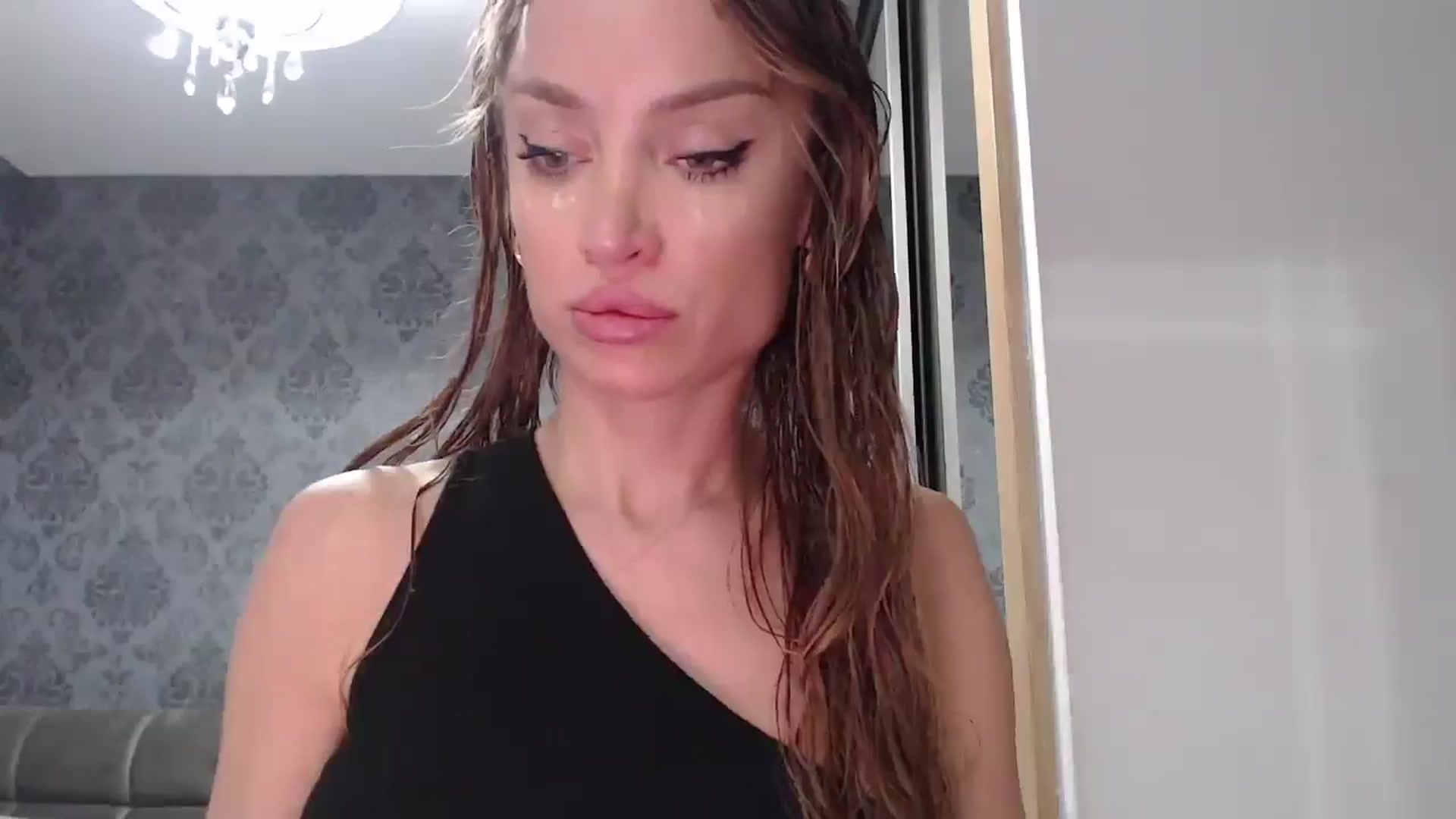 Gallery image thumbnail from Anayys's myfreecams stream on, 02/18/2025, 15:14 image 9 of 20