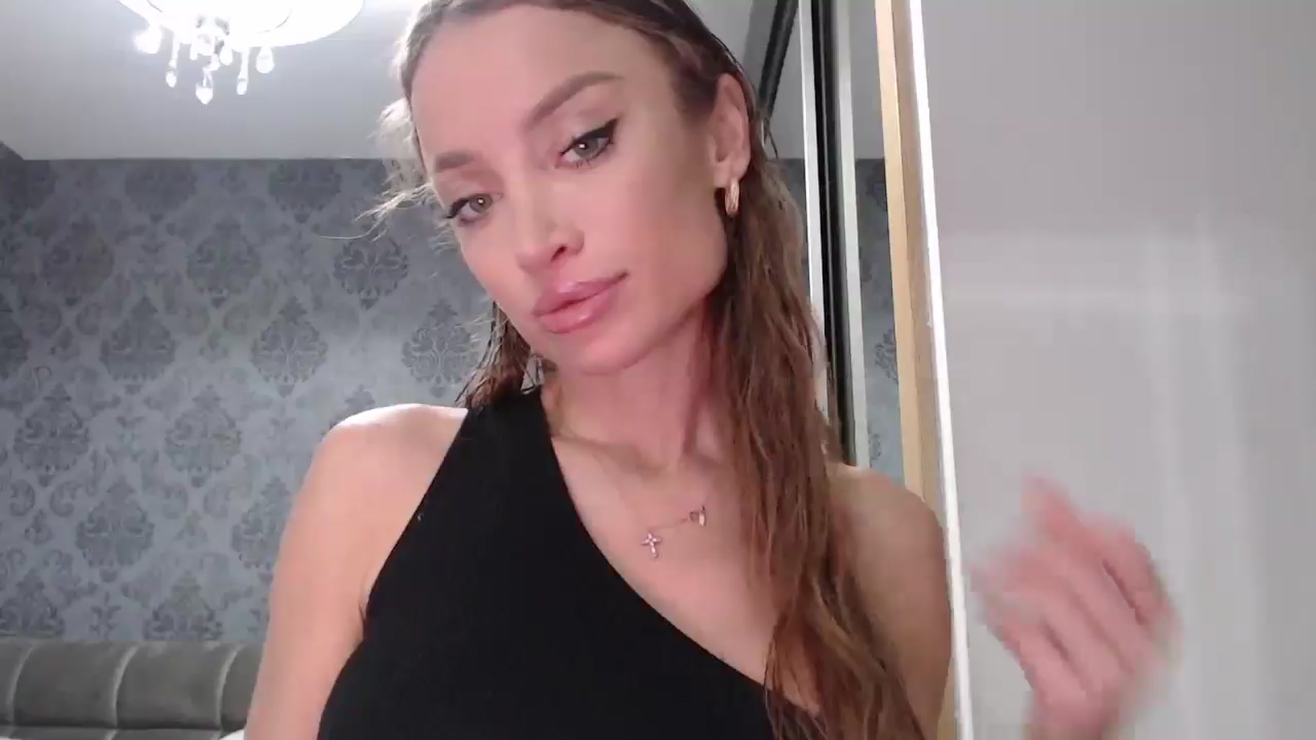 Gallery image thumbnail from Anayys's myfreecams stream on, 02/18/2025, 15:14 image 13 of 20