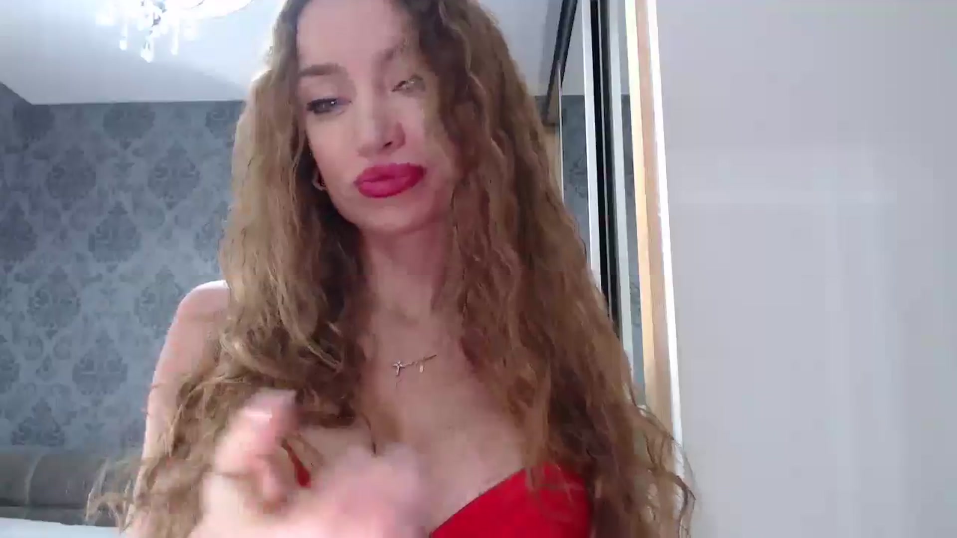 Gallery image thumbnail from Anayys's myfreecams stream on, 02/19/2025, 11:40 image 7 of 20