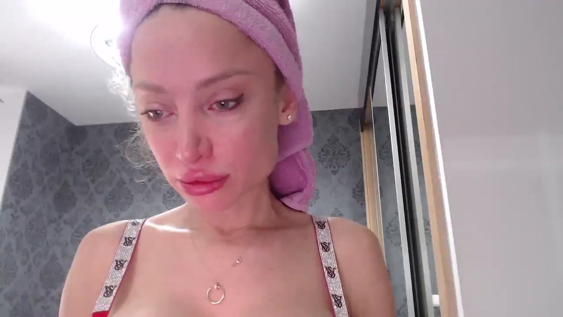 Gallery image thumbnail from Anayys's myfreecams stream on, 02/28/2025, 09:35 image 5 of 20