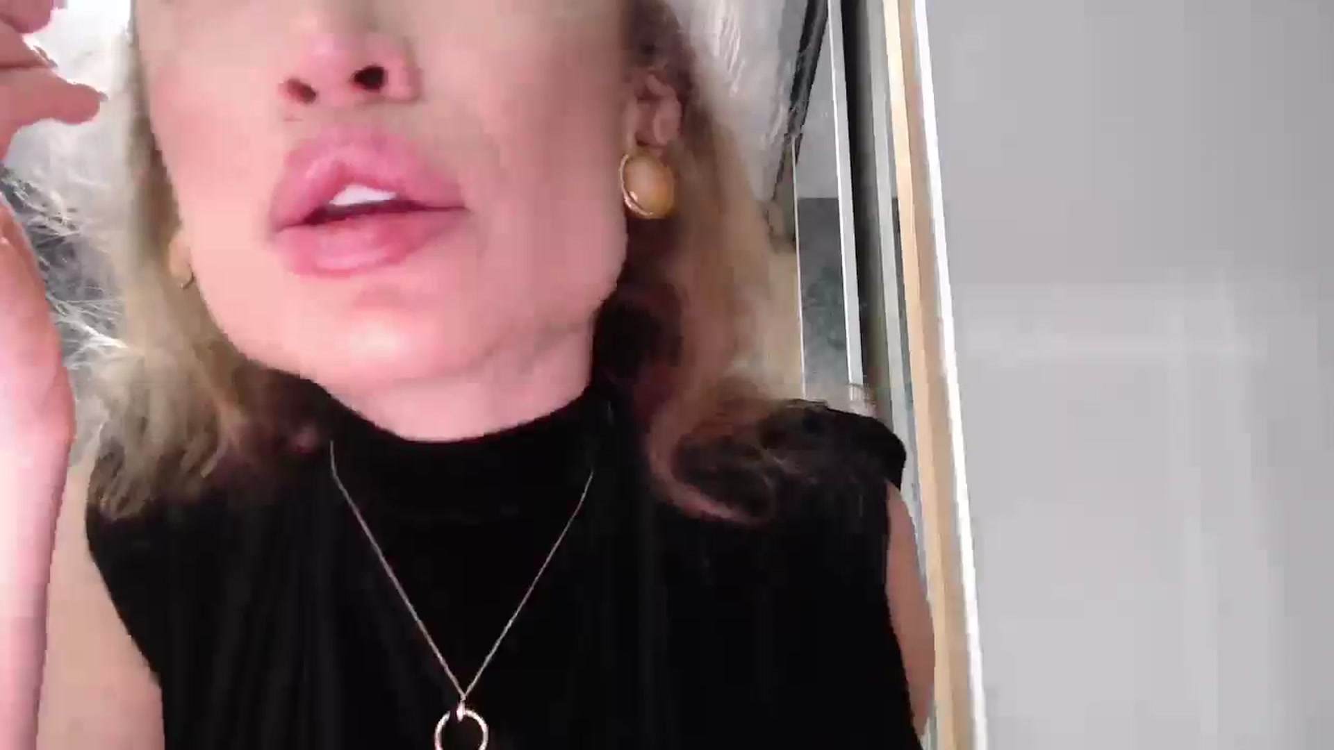 Gallery image thumbnail from Anayys's myfreecams stream on, 03/01/2025, 09:32 image 6 of 20