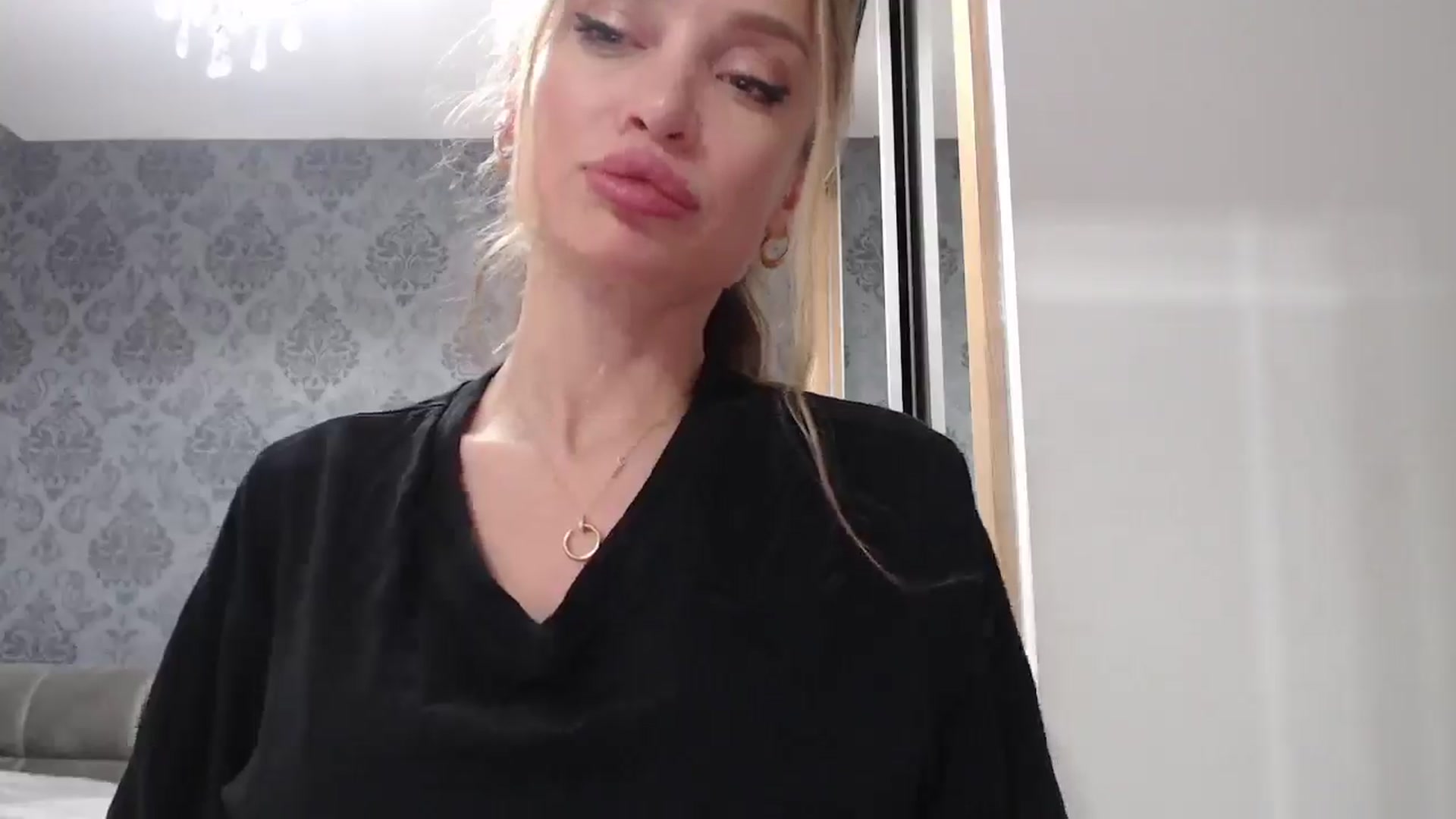 Gallery image thumbnail from Anayys's myfreecams stream on, 03/05/2025, 12:48 image 15 of 20