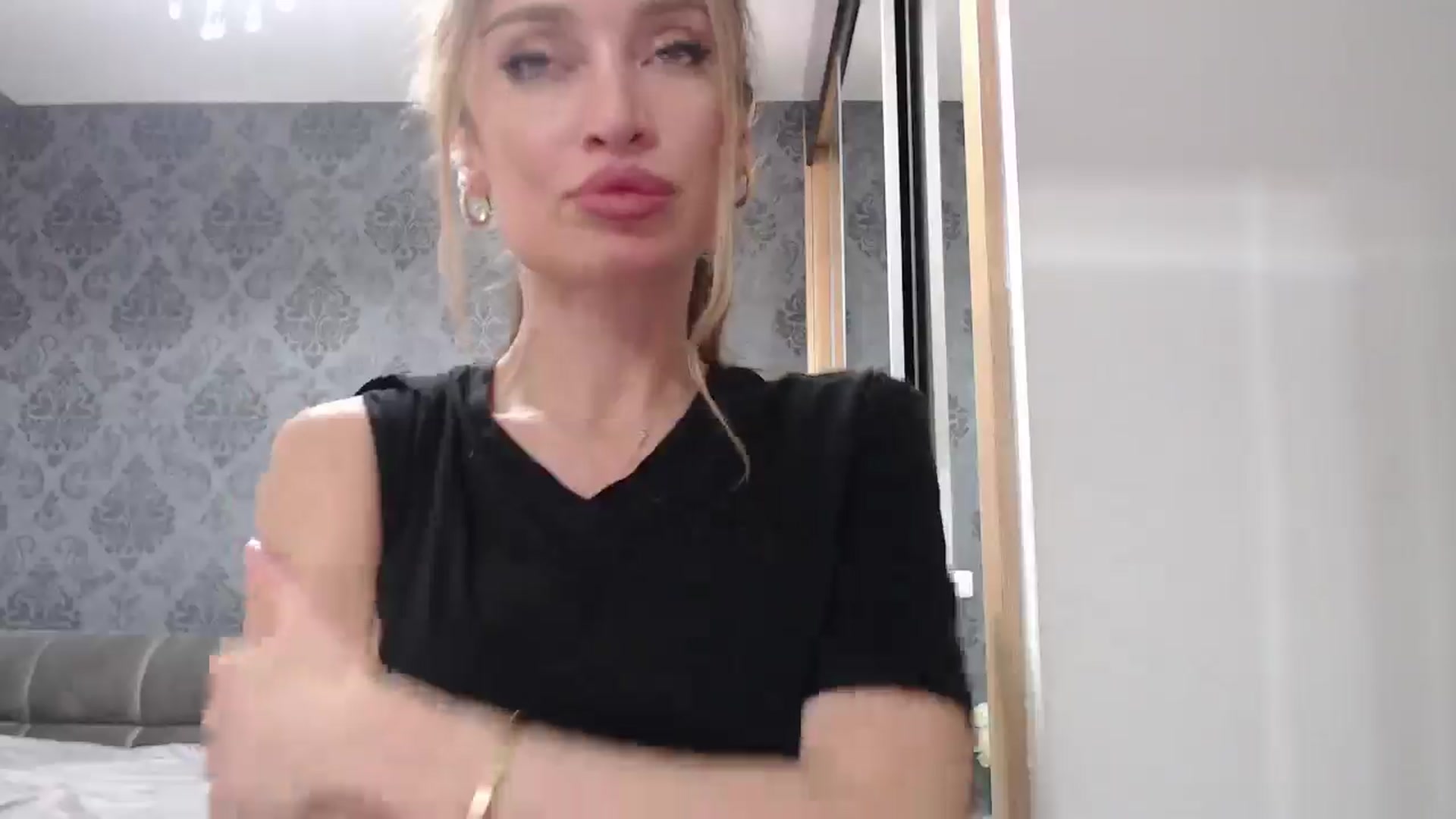 Gallery image thumbnail from Anayys's myfreecams stream on, 03/05/2025, 12:48 image 2 of 20