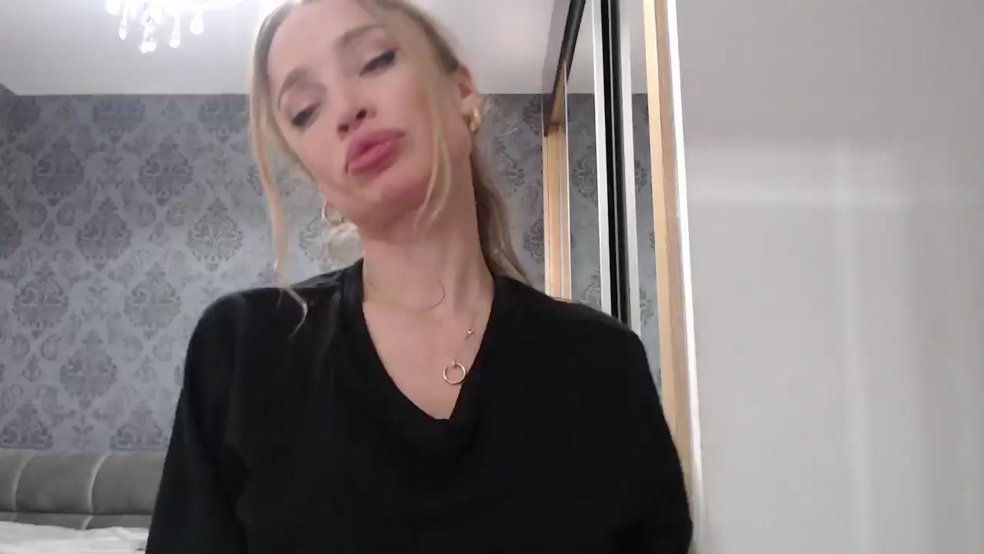 Gallery image thumbnail from Anayys's myfreecams stream on, 03/05/2025, 12:48 image 9 of 20