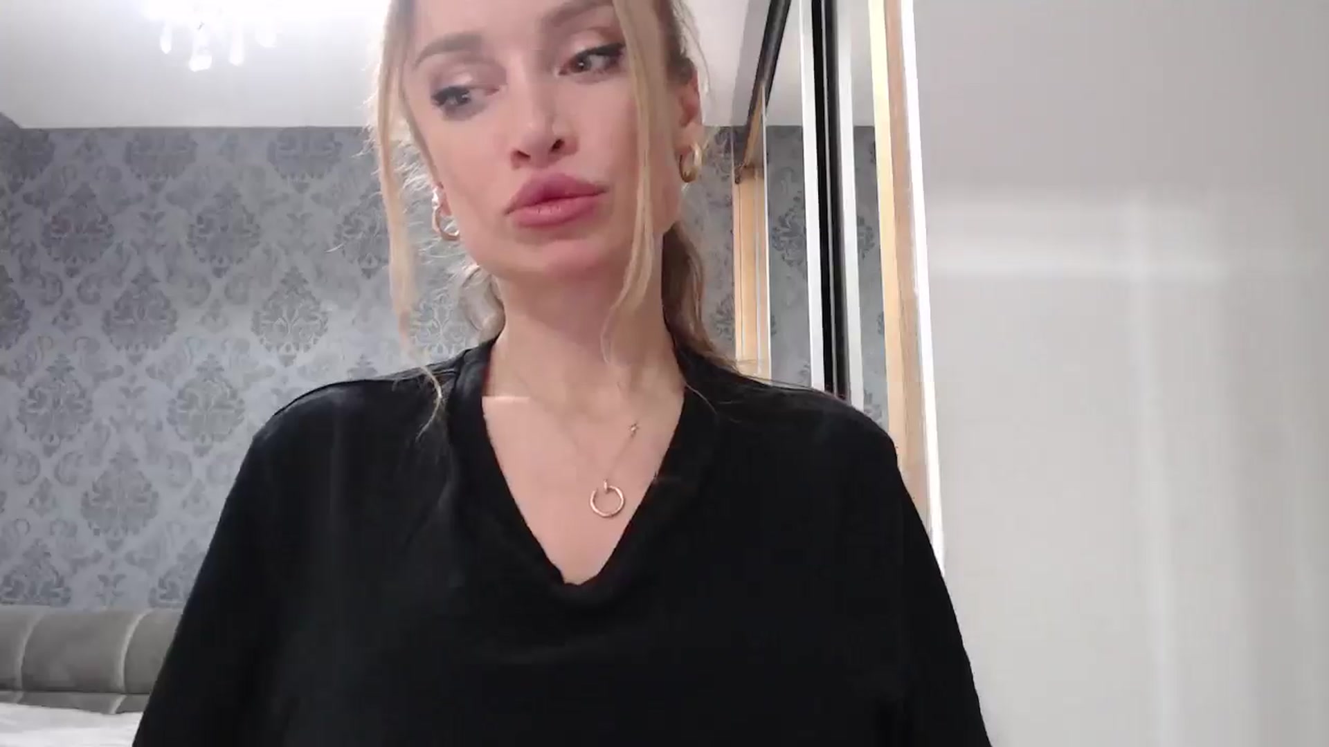 Gallery image thumbnail from Anayys's myfreecams stream on, 03/05/2025, 12:48 image 6 of 20