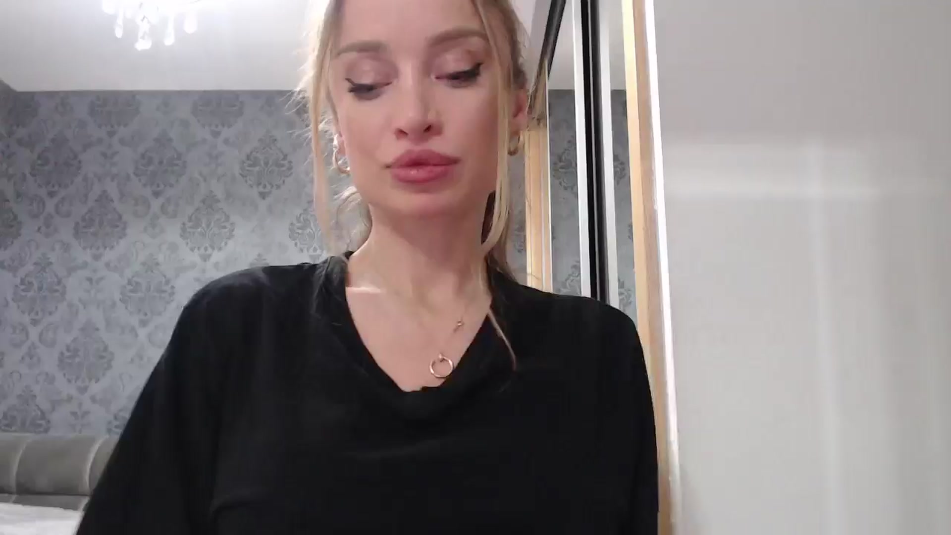 Gallery image thumbnail from Anayys's myfreecams stream on, 03/05/2025, 12:48 image 10 of 20