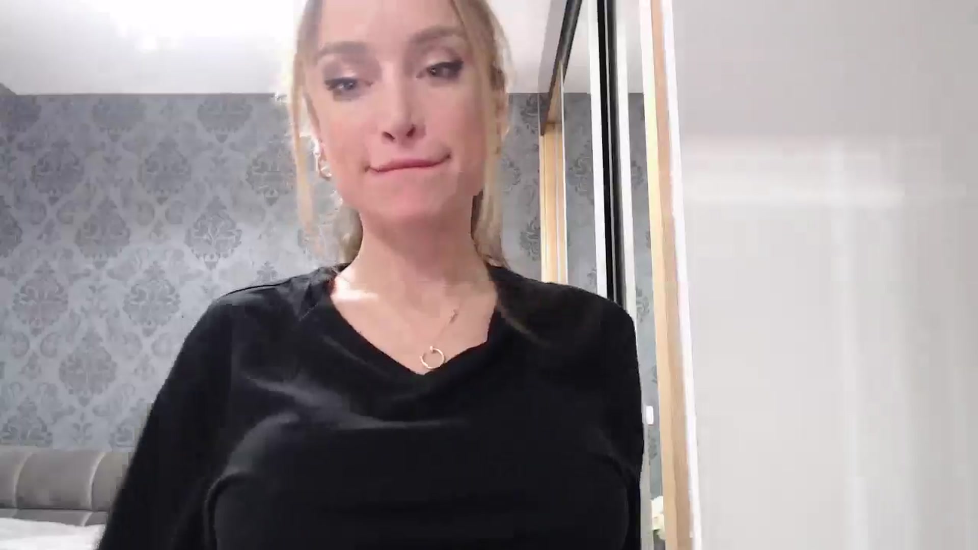 Gallery image thumbnail from Anayys's myfreecams stream on, 03/05/2025, 12:48 image 8 of 20