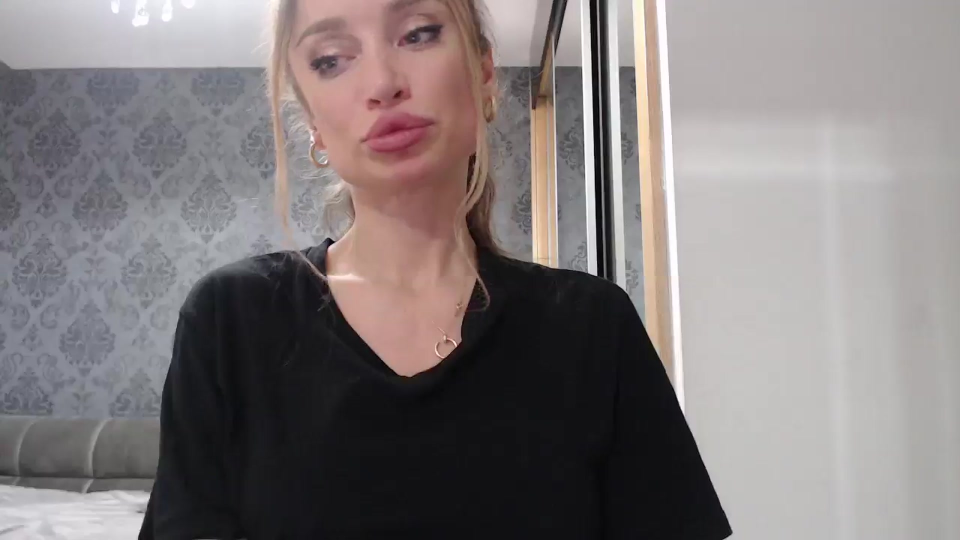Gallery image thumbnail from Anayys's myfreecams stream on, 03/05/2025, 12:48 image 4 of 20