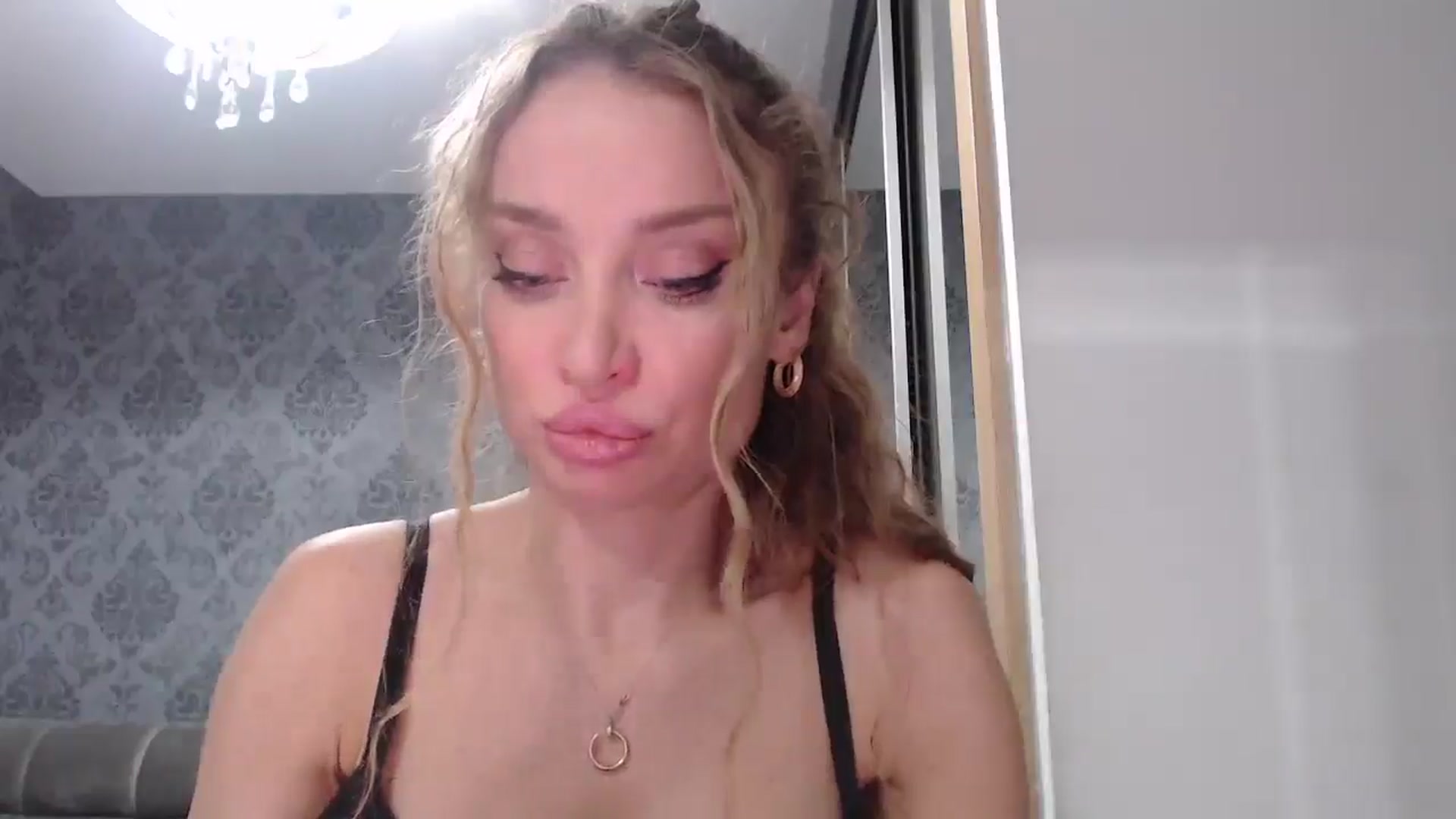Gallery image thumbnail from Anayys's myfreecams stream on, 03/07/2025, 19:39 image 11 of 20