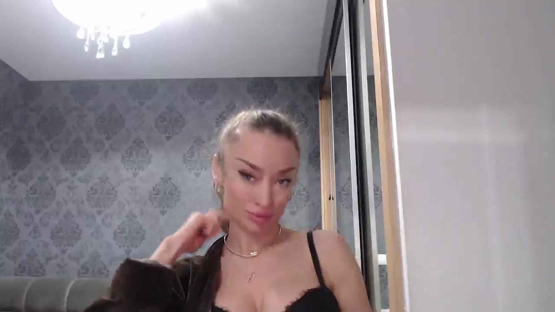 Gallery image thumbnail from Anayys's myfreecams stream on, 03/10/2025, 06:01 image 16 of 20