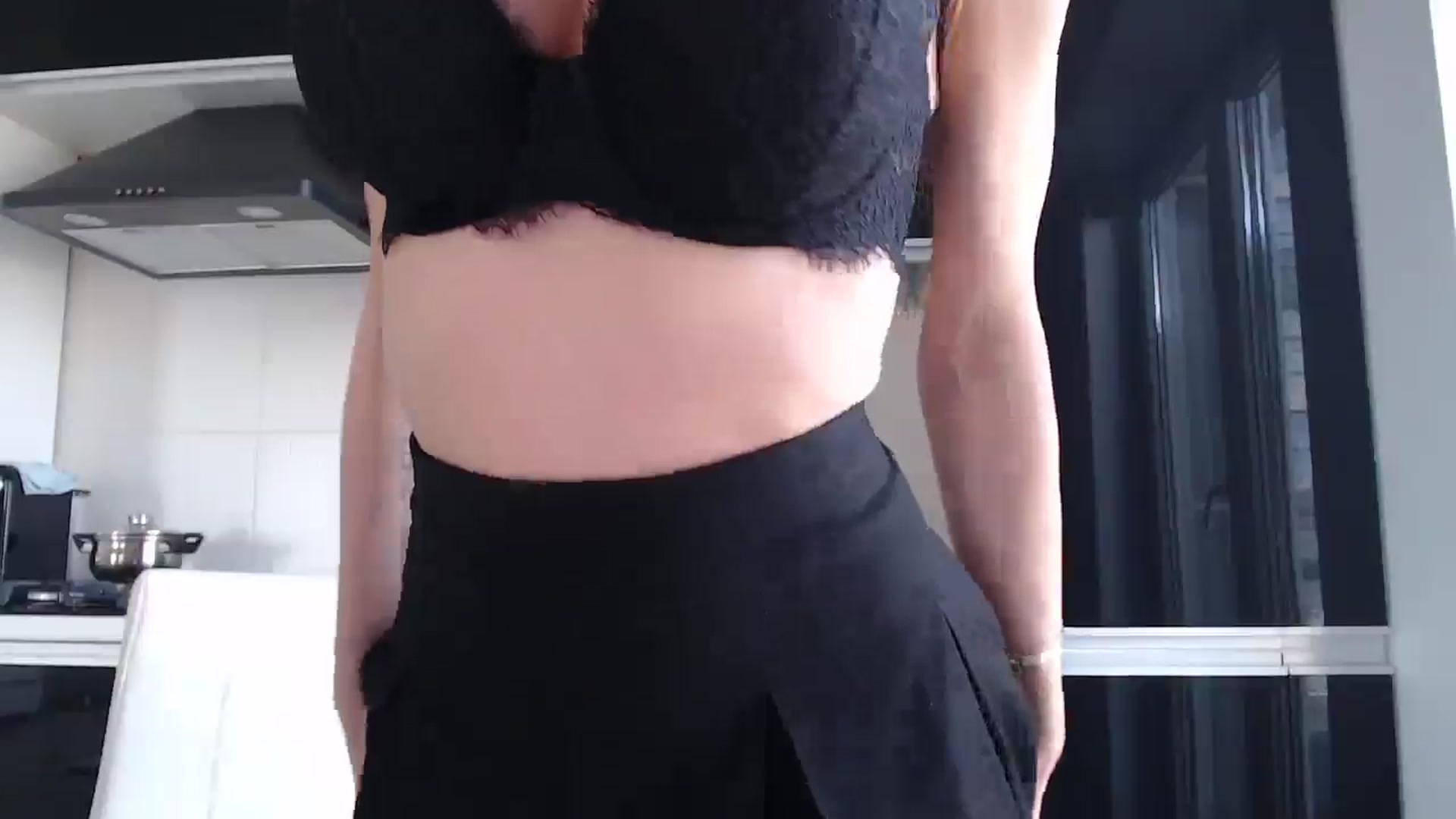 Gallery image thumbnail from Anayys's myfreecams stream on, 03/10/2025, 08:14 image 3 of 20