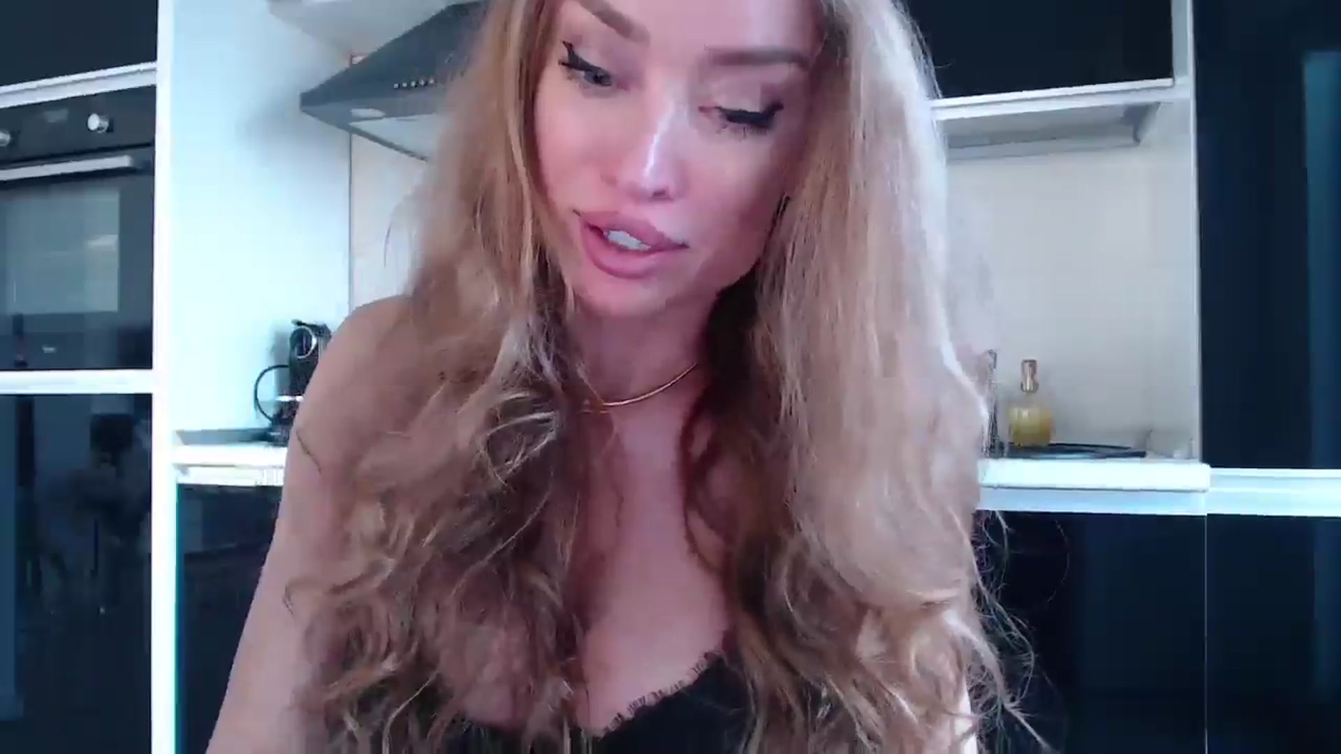 Gallery image thumbnail from Anayys's myfreecams stream on, 03/10/2025, 11:50 image 13 of 20
