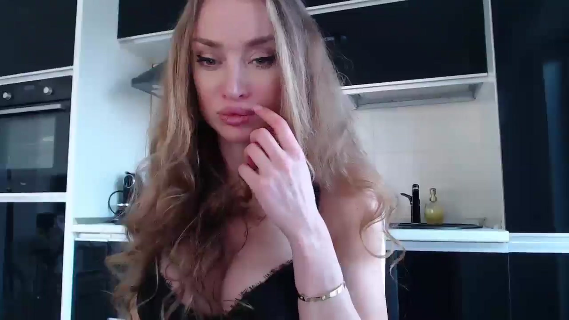 Gallery image thumbnail from Anayys's myfreecams stream on, 03/10/2025, 11:50 image 19 of 20