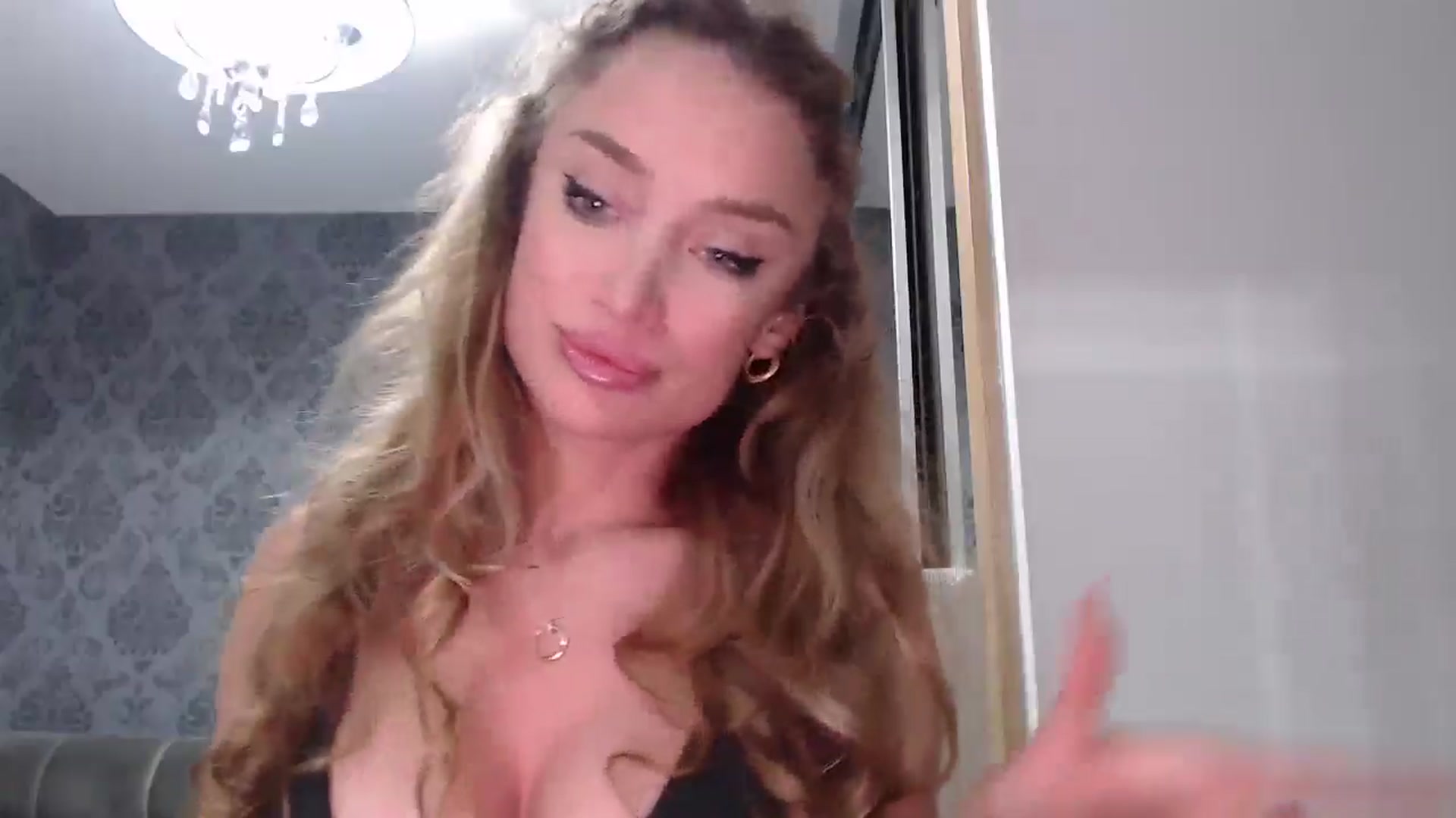 Gallery image thumbnail from Anayys's myfreecams stream on, 03/15/2025, 15:31 image 16 of 20