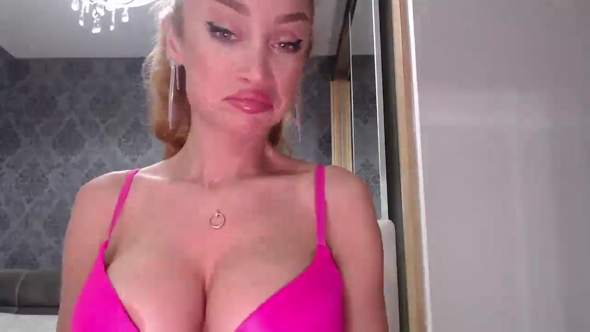 Gallery image thumbnail from Anayys's myfreecams stream on, 03/17/2025, 15:27 image 2 of 20