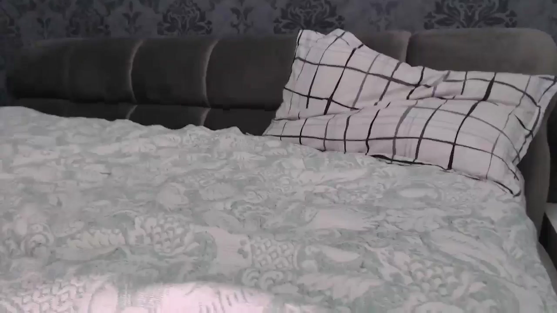 Gallery image thumbnail from Anayys's myfreecams stream on, 03/17/2025, 21:38 image 8 of 20