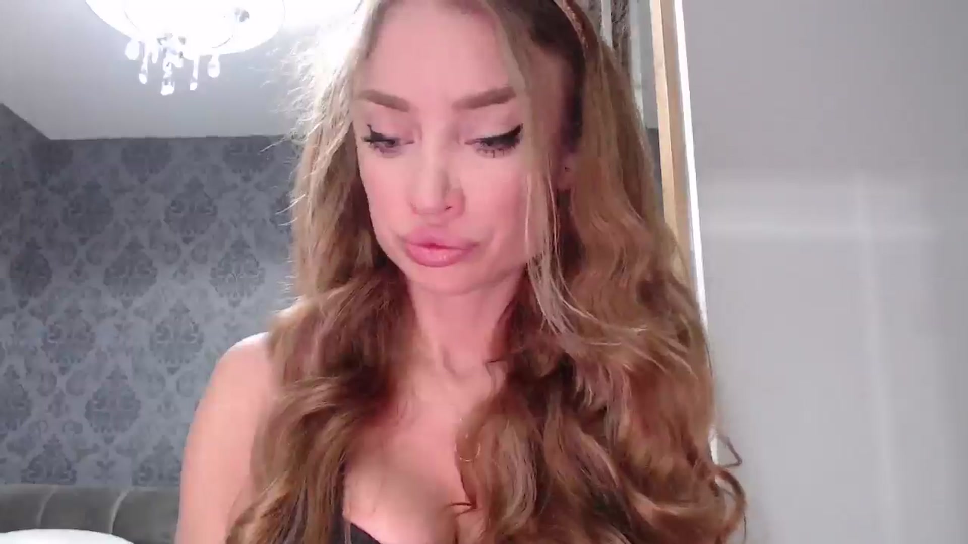 Gallery image thumbnail from Anayys's myfreecams stream on, 03/19/2025, 06:30 image 10 of 20