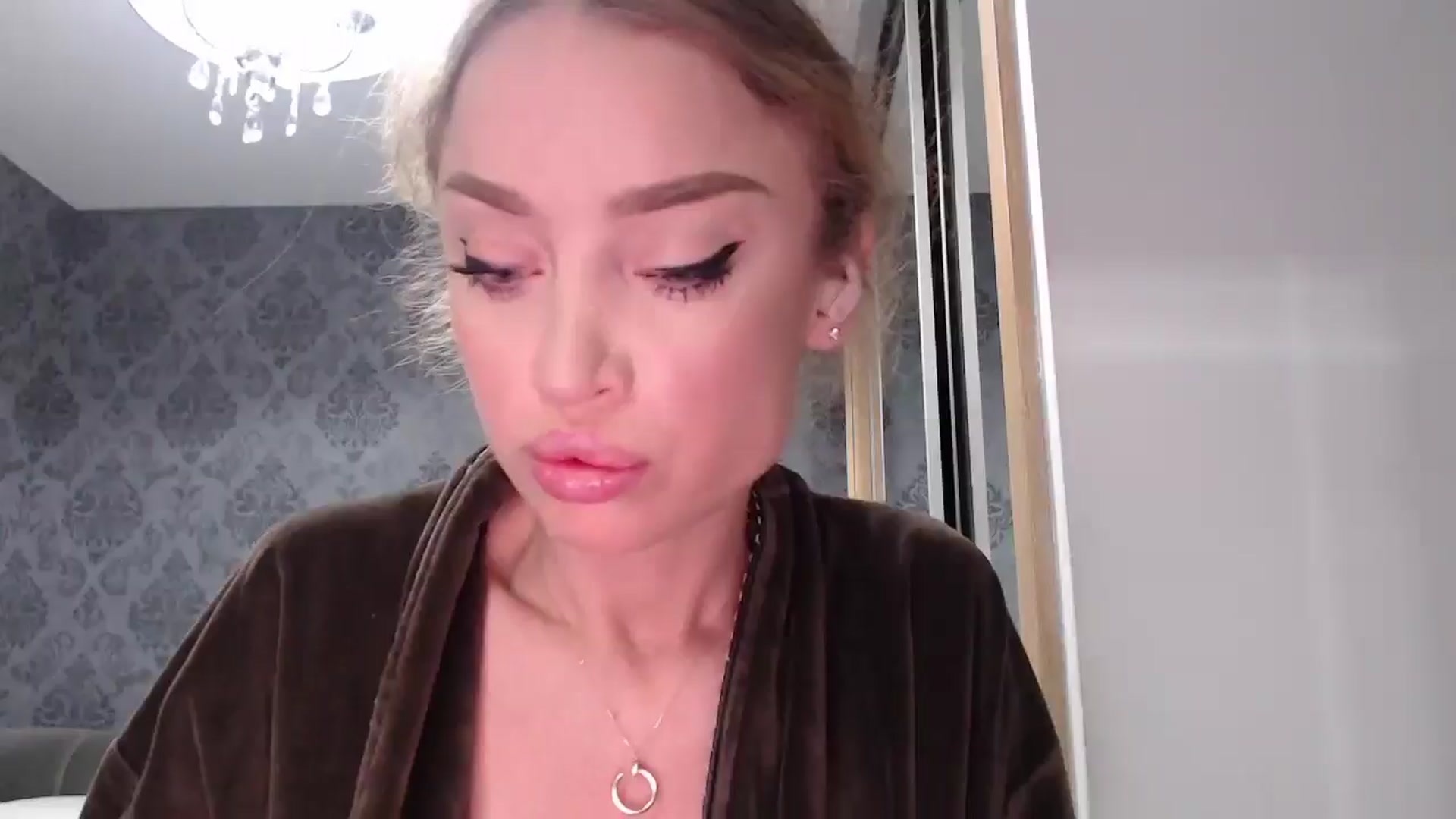 Gallery image thumbnail from Anayys's myfreecams stream on, 03/19/2025, 06:30 image 1 of 20