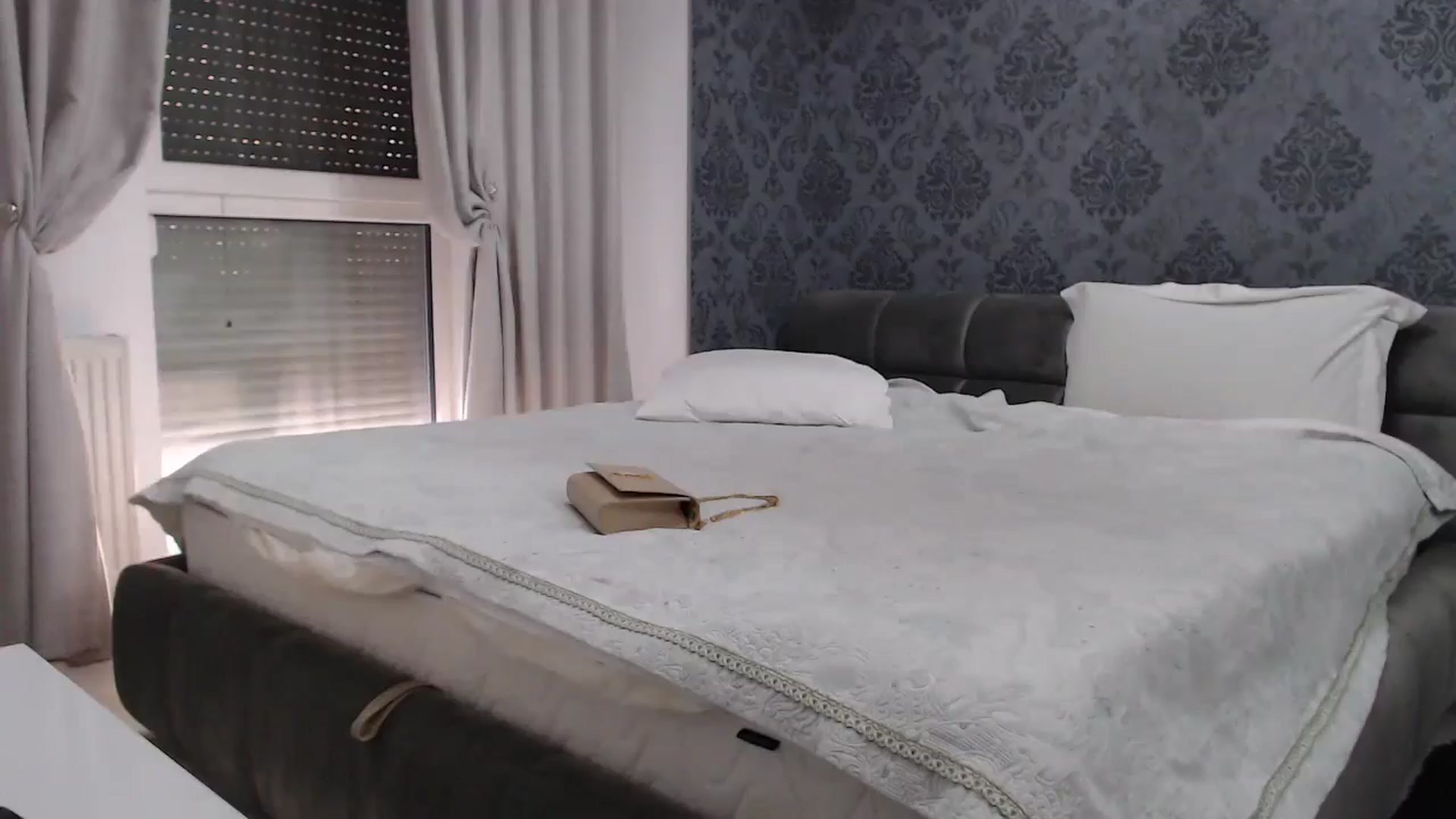 Gallery image thumbnail from Anayys's myfreecams stream on, 03/20/2025, 11:34 image 10 of 20