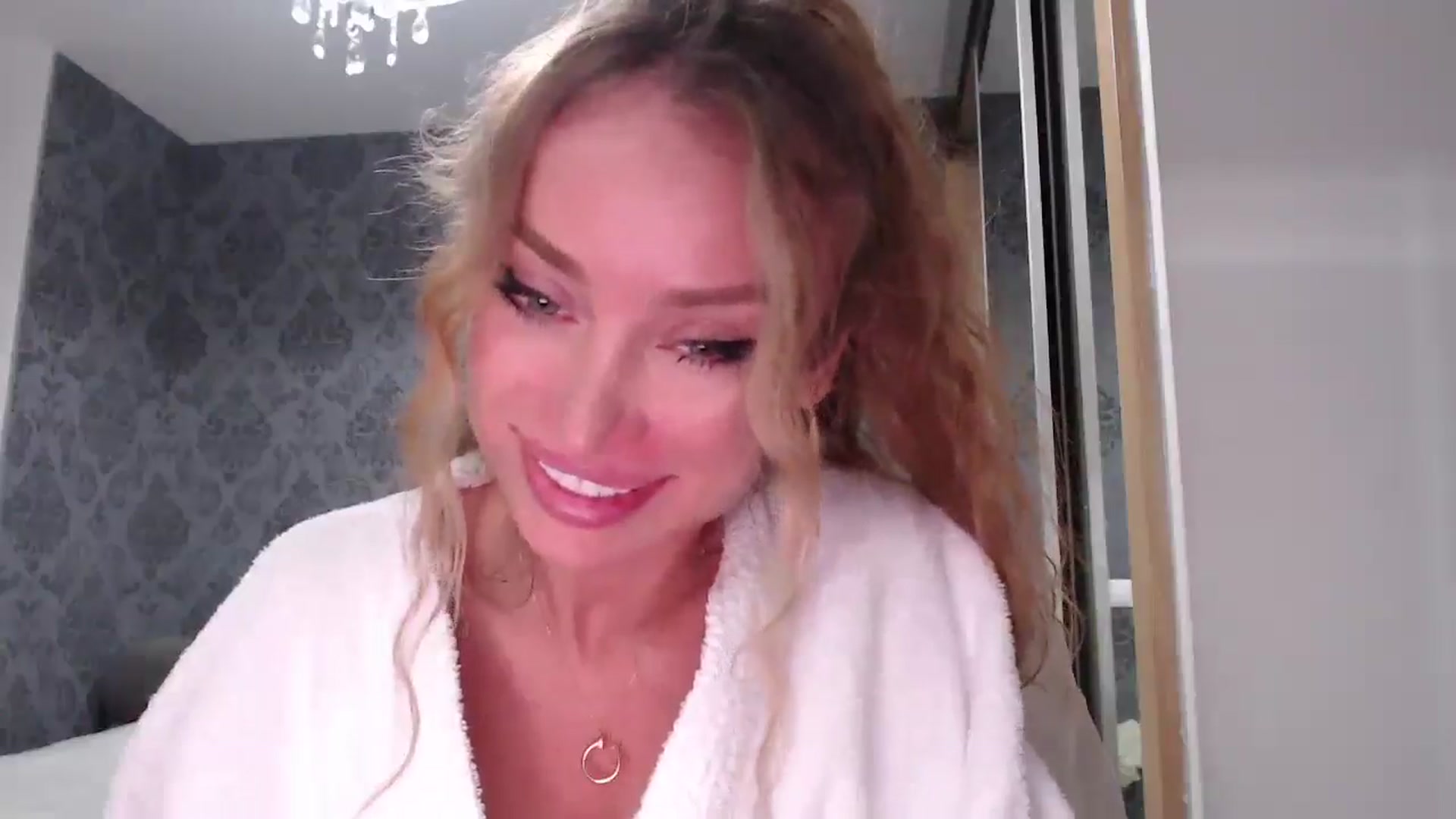 Gallery image thumbnail from Anayys's myfreecams stream on, 03/21/2025, 08:04 image 19 of 20