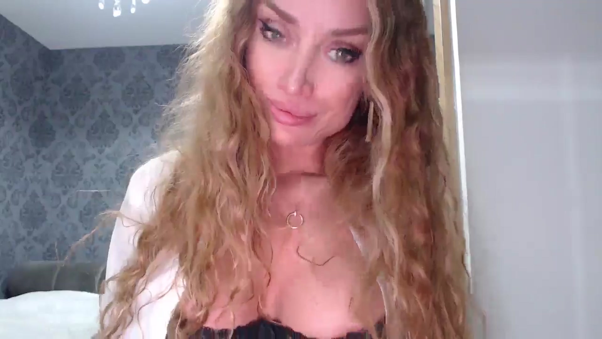 Gallery image thumbnail from Anayys's myfreecams stream on, 03/21/2025, 16:27 image 19 of 20