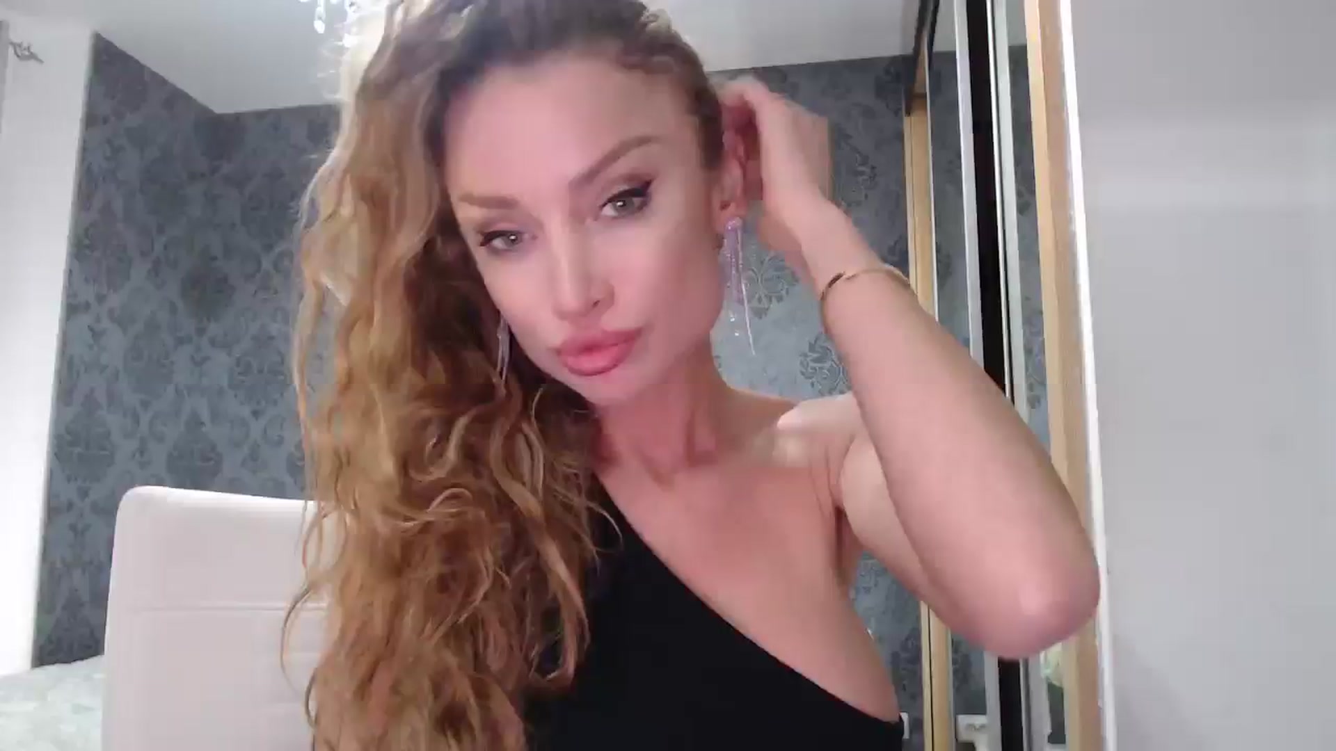 Gallery image thumbnail from Anayys's myfreecams stream on, 03/22/2025, 12:37 image 2 of 20