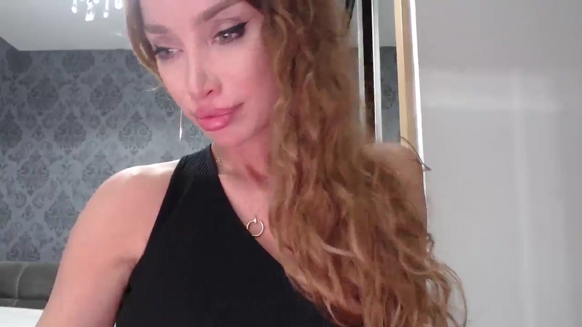 Gallery image thumbnail from Anayys's myfreecams stream on, 03/22/2025, 18:38 image 18 of 20