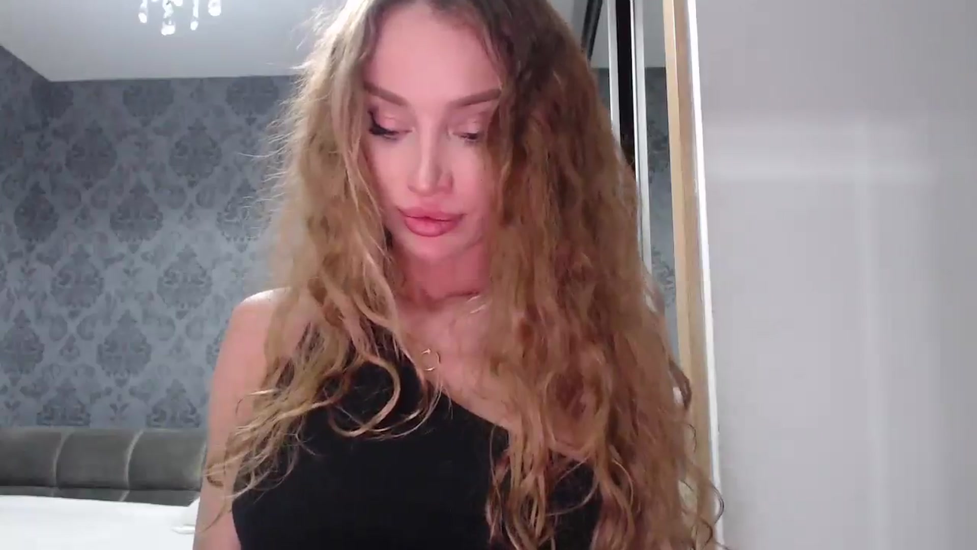 Gallery image thumbnail from Anayys's myfreecams stream on, 03/22/2025, 20:24 image 8 of 20