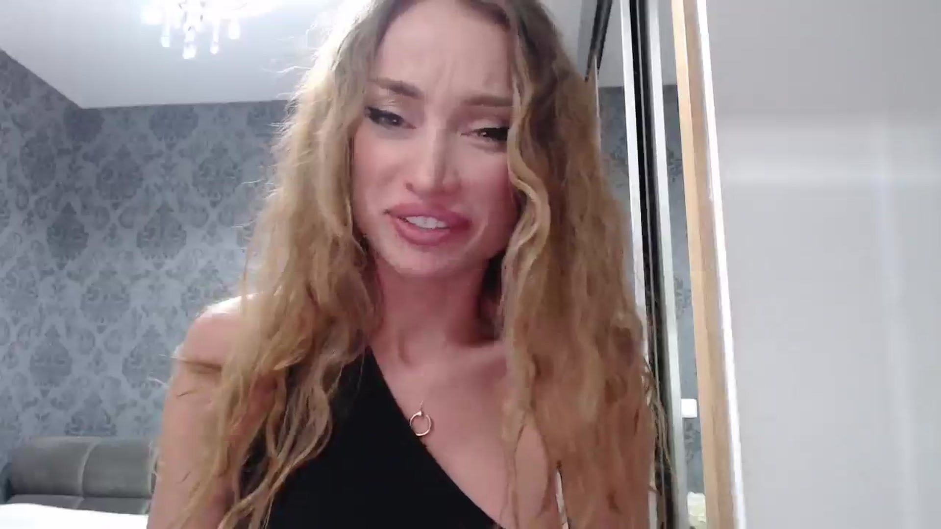 Gallery image thumbnail from Anayys's myfreecams stream on, 03/23/2025, 15:31 image 17 of 20