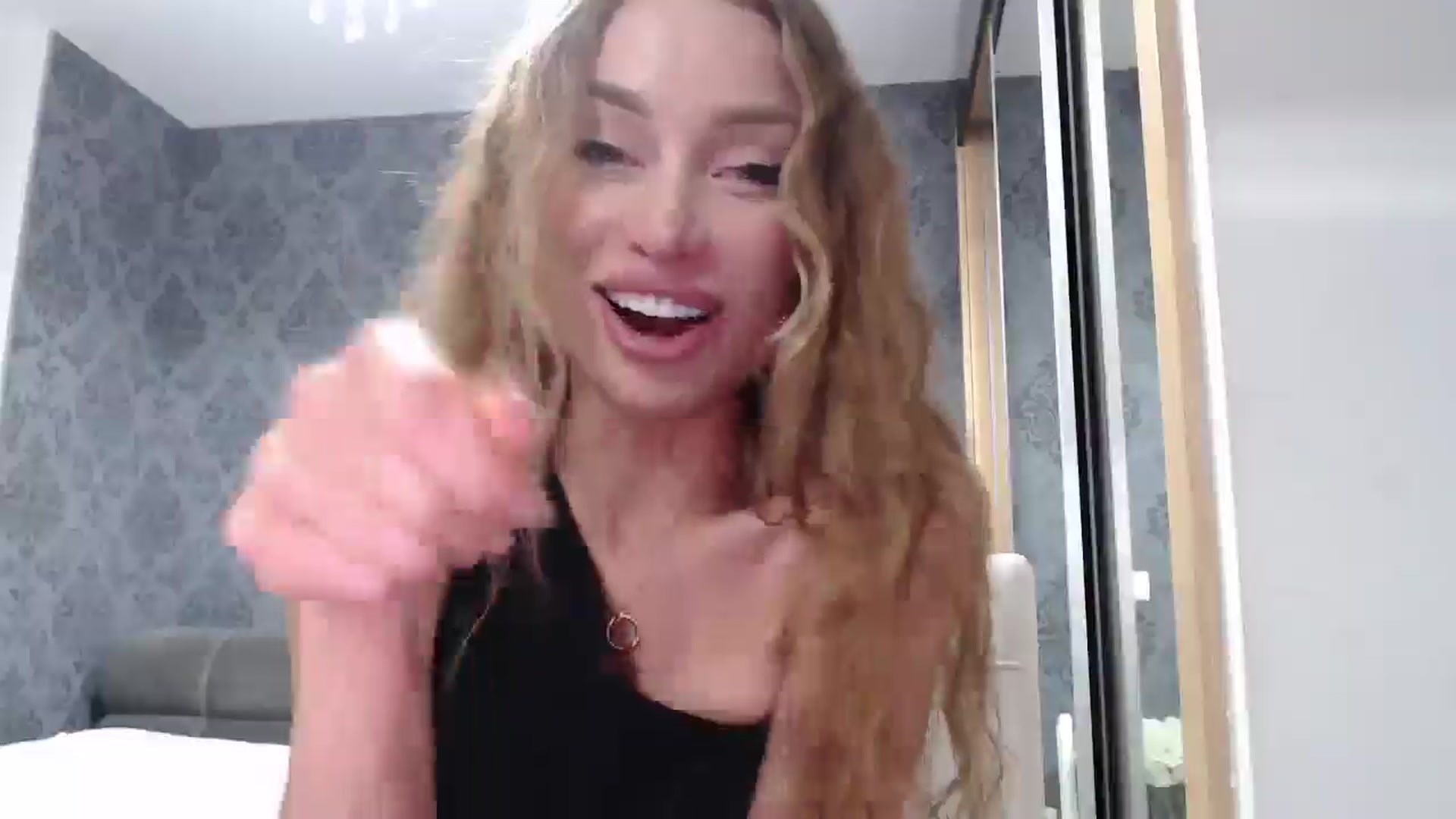 Gallery image thumbnail from Anayys's myfreecams stream on, 03/23/2025, 15:31 image 5 of 20