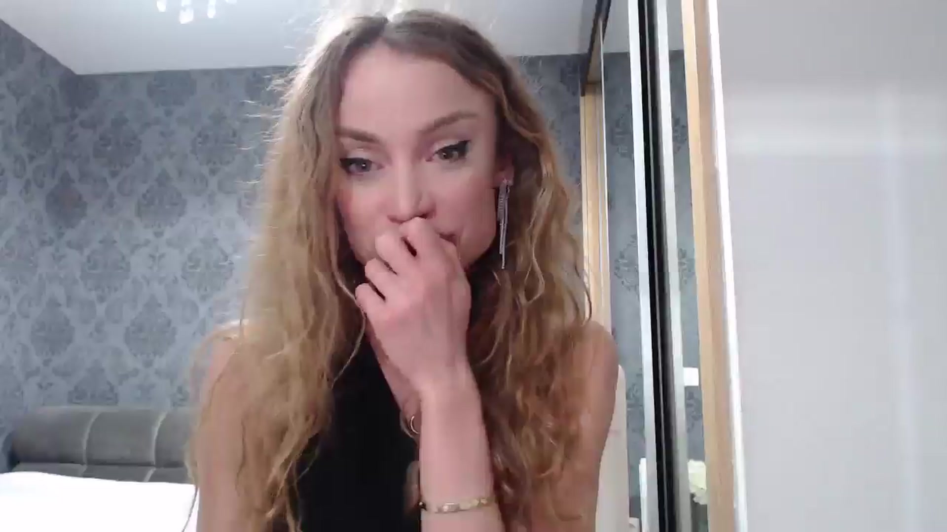 Gallery image thumbnail from Anayys's myfreecams stream on, 03/23/2025, 15:31 image 19 of 20