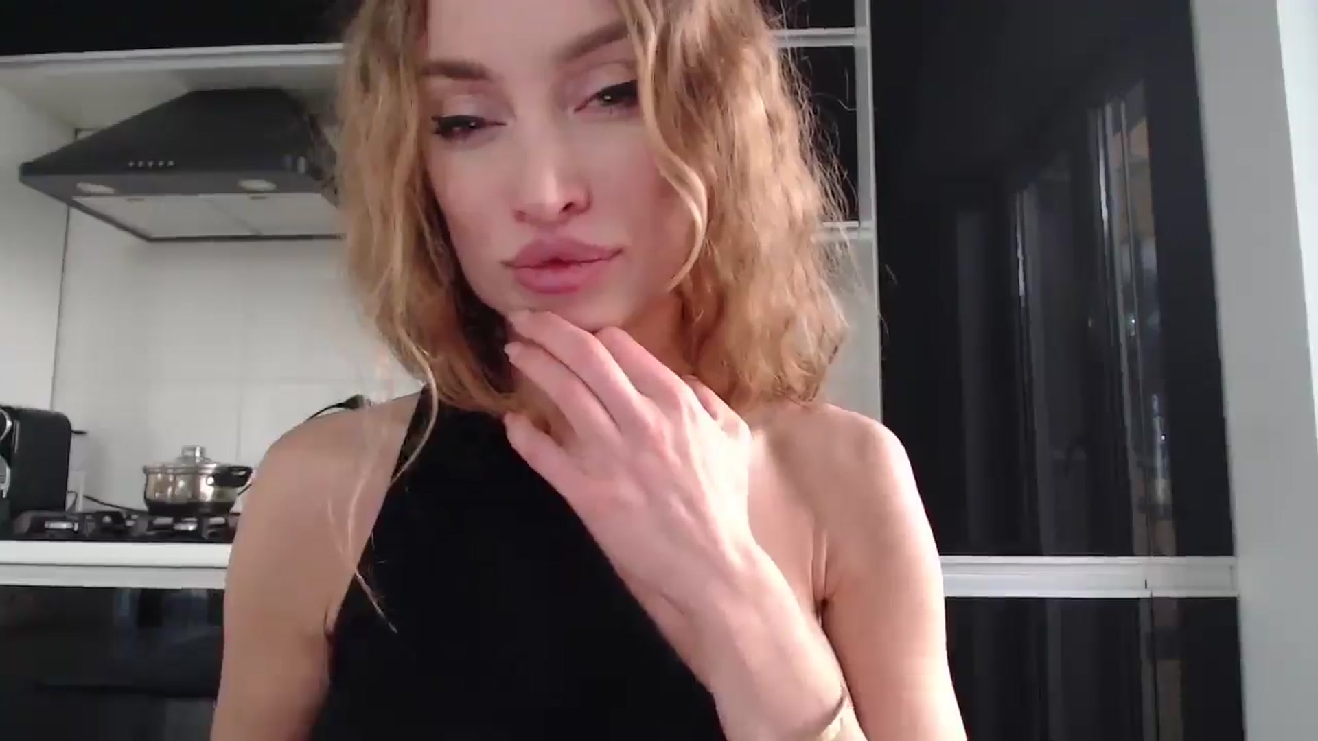 Gallery image thumbnail from Anayys's myfreecams stream on, 03/23/2025, 16:08 image 7 of 20