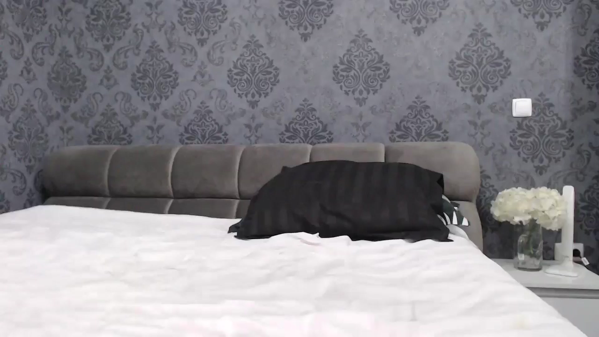 Gallery image thumbnail from Anayys's myfreecams stream on, 03/24/2025, 06:42 image 7 of 20