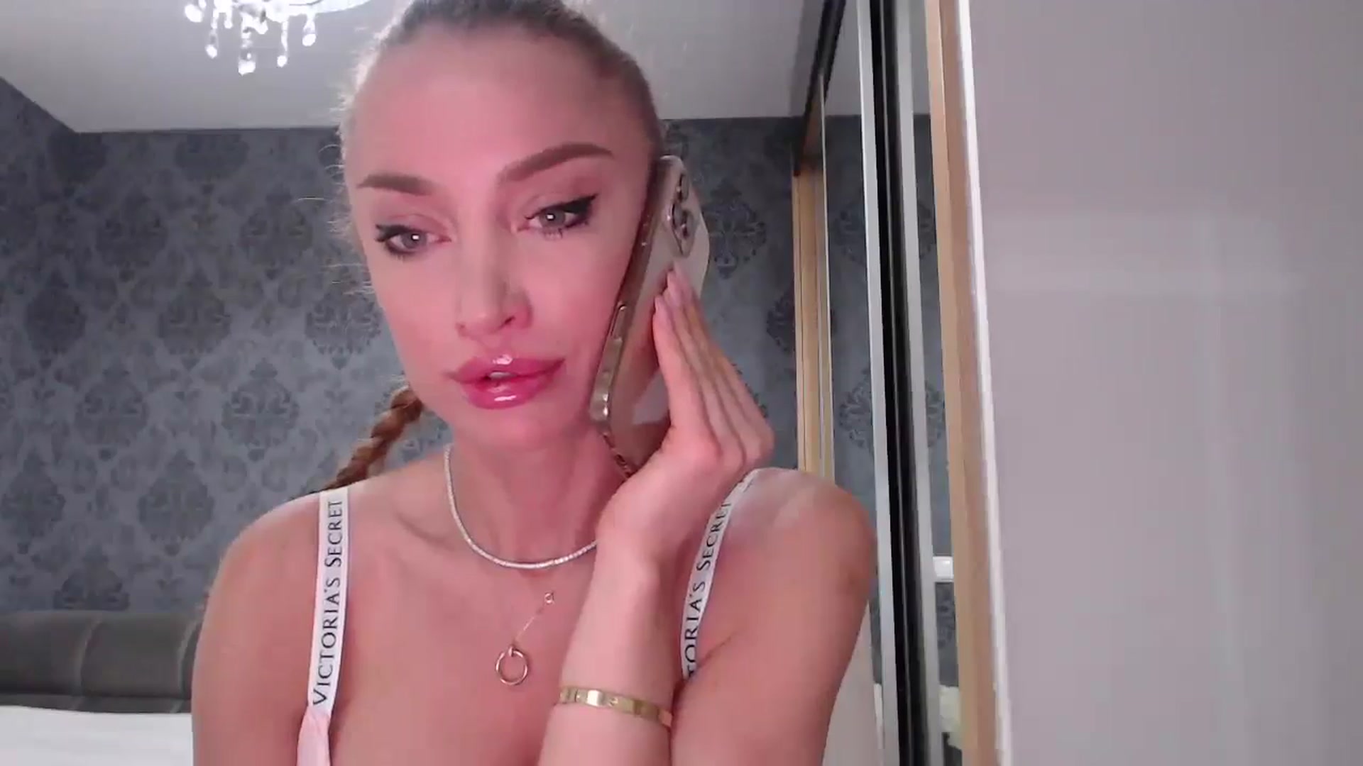 Gallery image thumbnail from Anayys's myfreecams stream on, 03/26/2025, 06:51 image 11 of 20