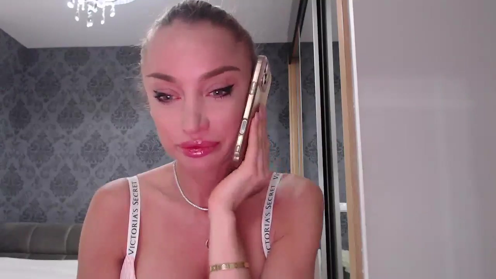 Gallery image thumbnail from Anayys's myfreecams stream on, 03/26/2025, 06:51 image 15 of 20