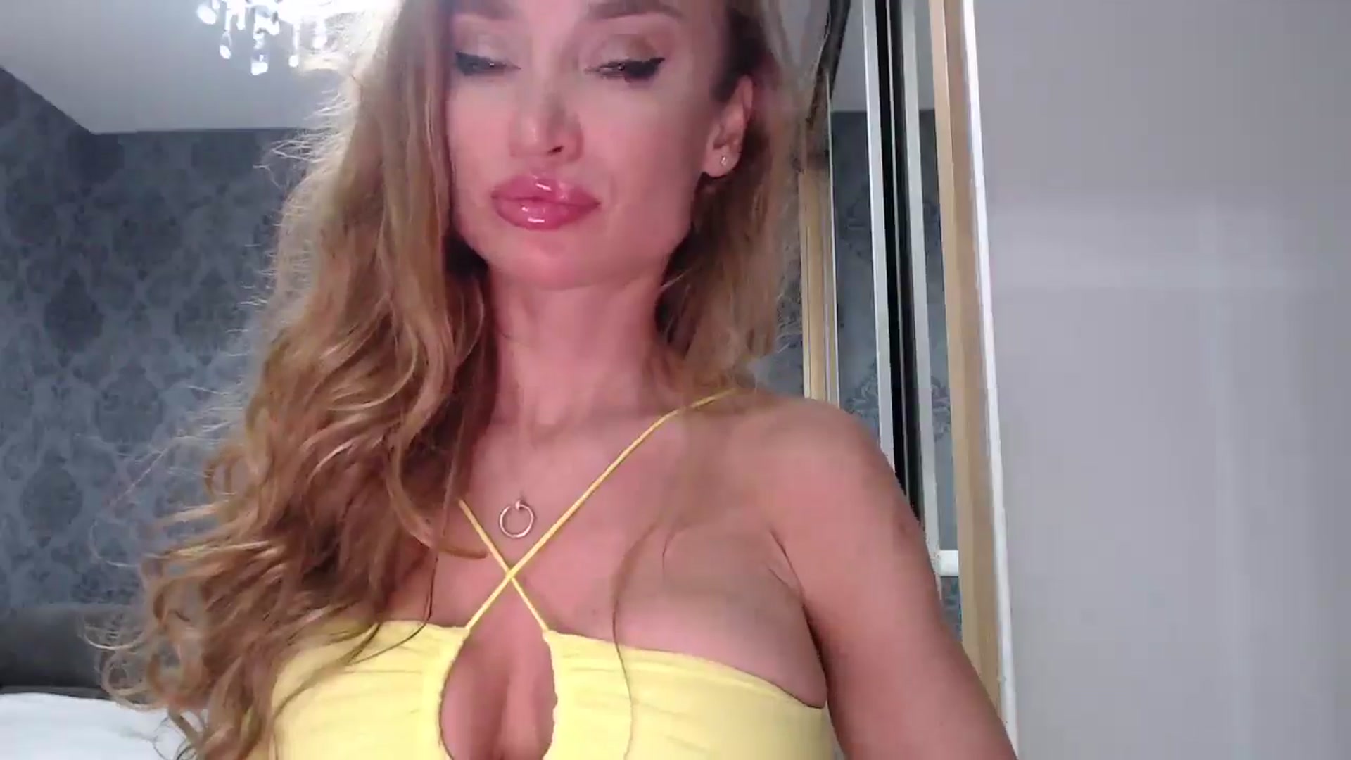 Gallery image thumbnail from Anayys's myfreecams stream on, 03/27/2025, 17:01 image 2 of 20