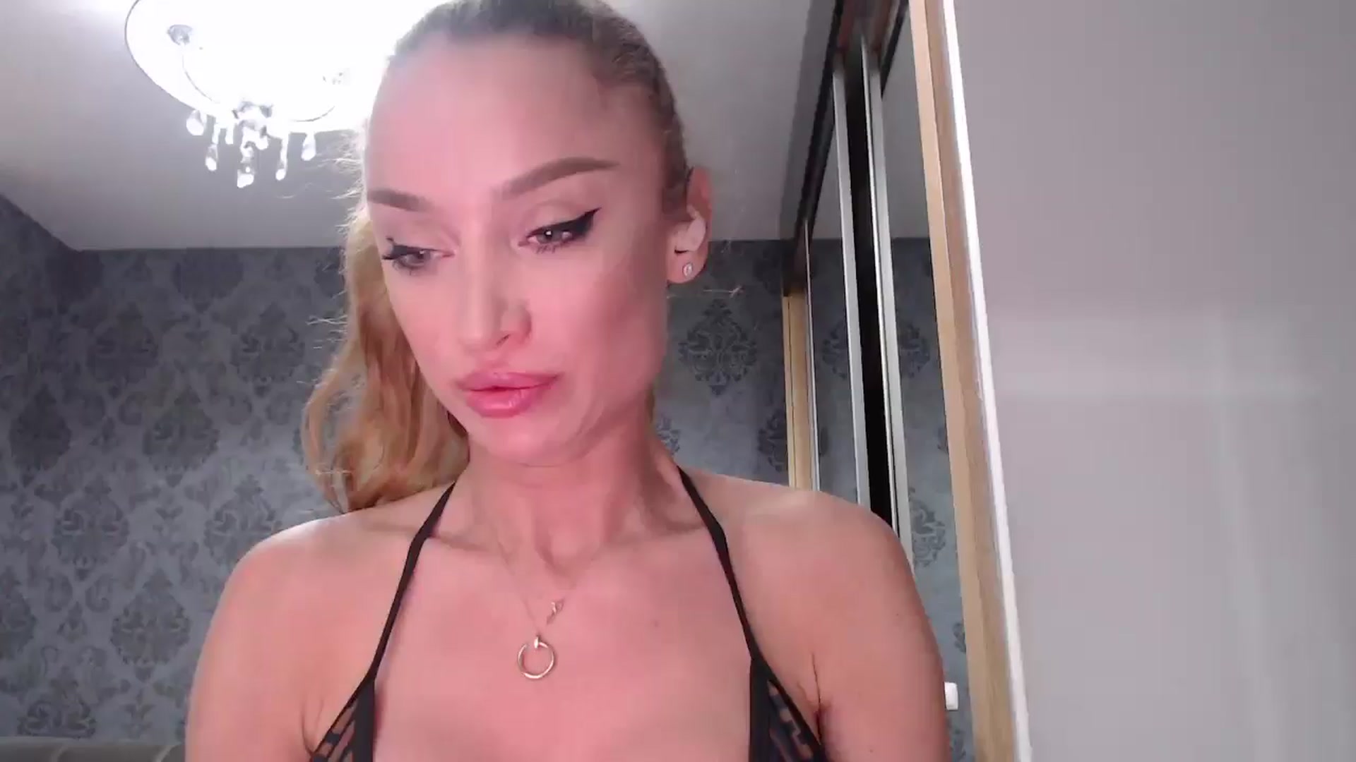 Gallery image thumbnail from Anayys's myfreecams stream on, 03/28/2025, 15:12 image 5 of 20